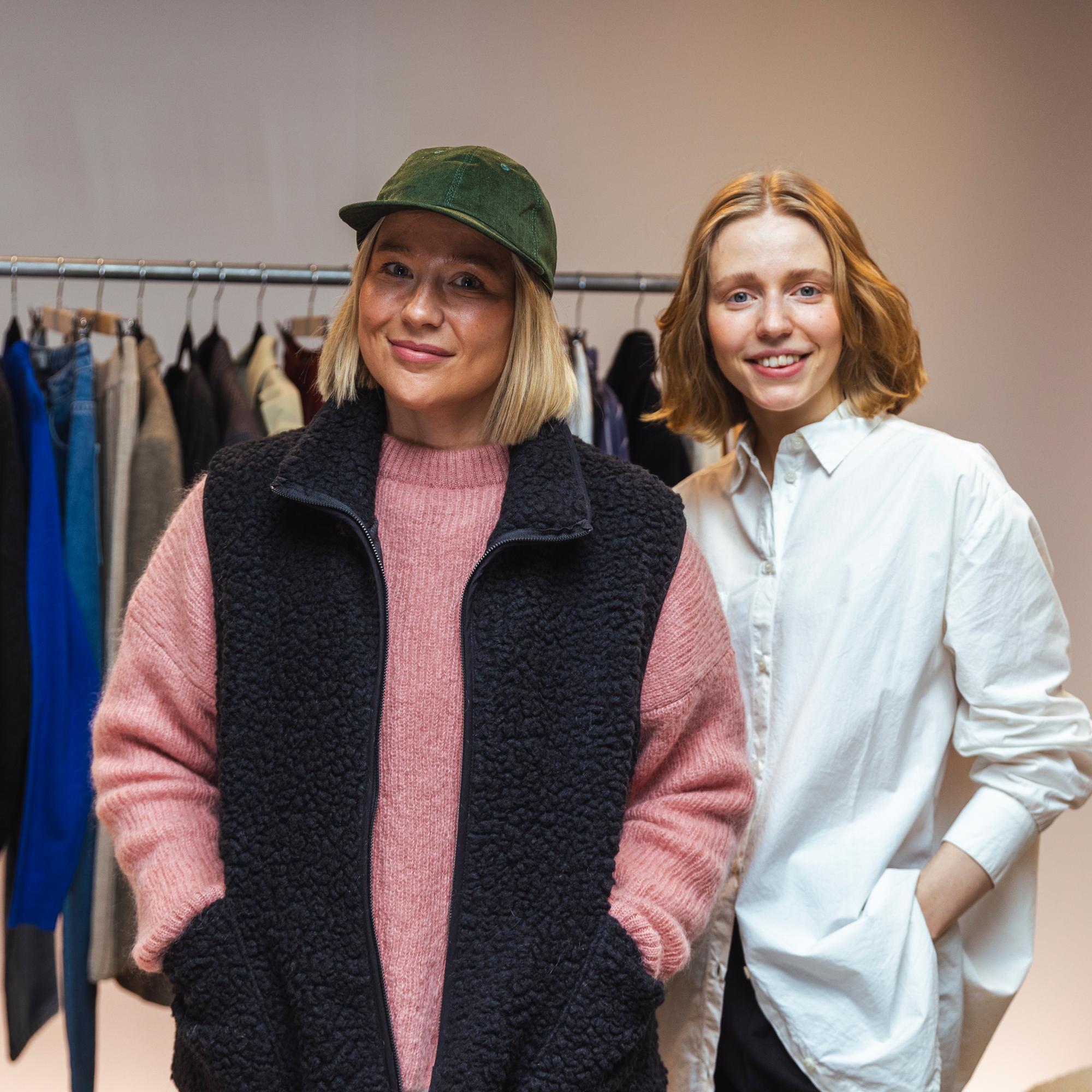 Pian haluat lähteä kotihousuissa myös kaupungille – tyylivalmentaja näyttää 3 uutta tapaa pukea collegehousut