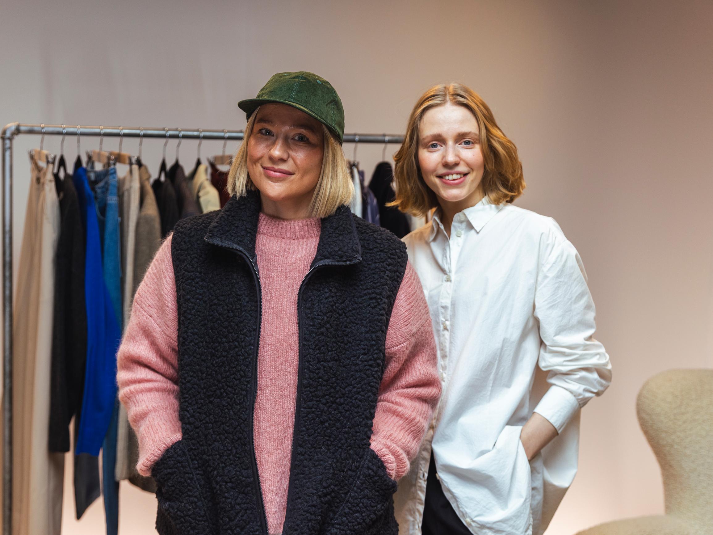 Pian haluat lähteä kotihousuissa myös kaupungille – tyylivalmentaja näyttää 3 uutta tapaa pukea collegehousut