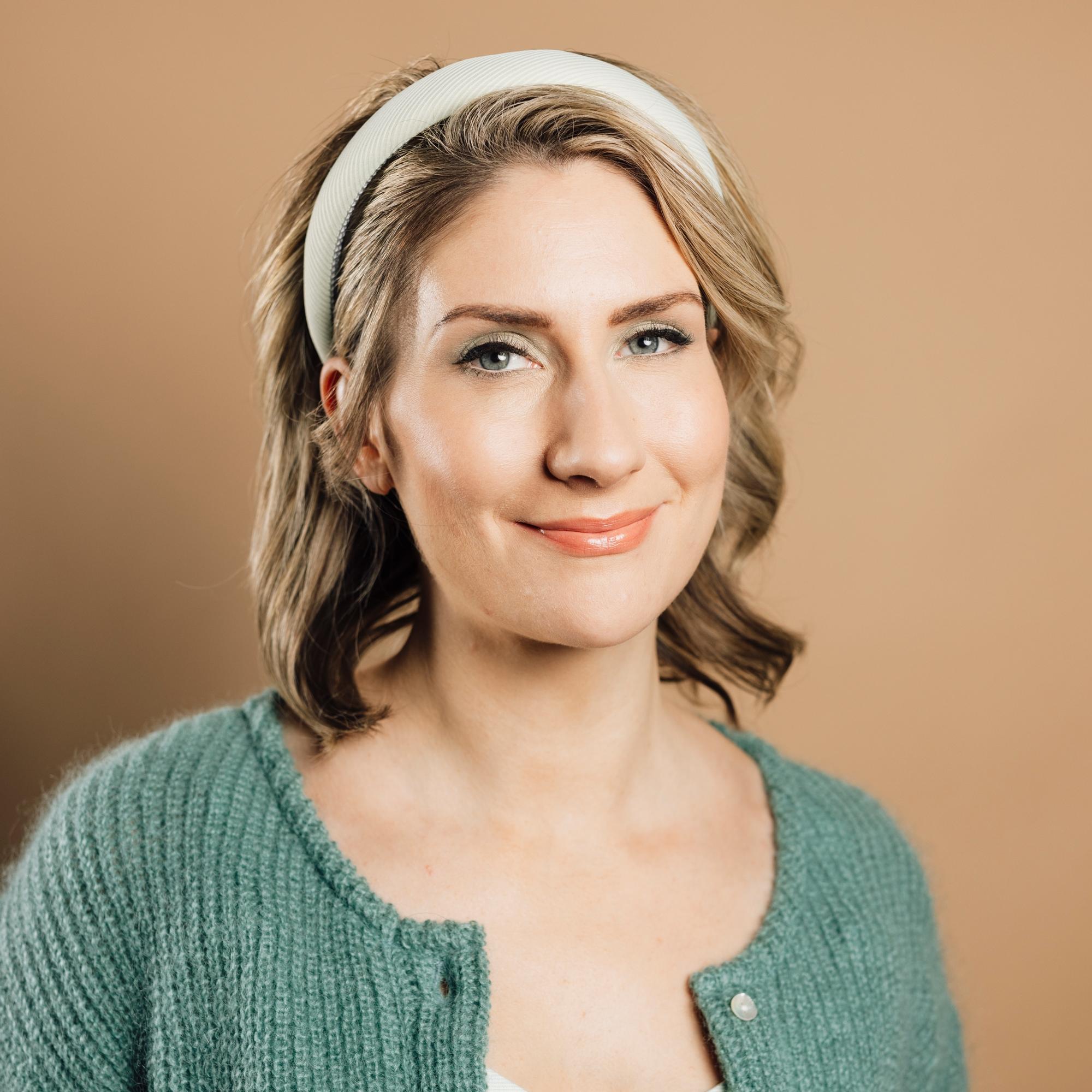 Aino-Marja menetti lähes puolet hiuksistaan muutamassa kuukaudessa – tällaisella muutoksella hiukset näyttävät taas tuuheilta