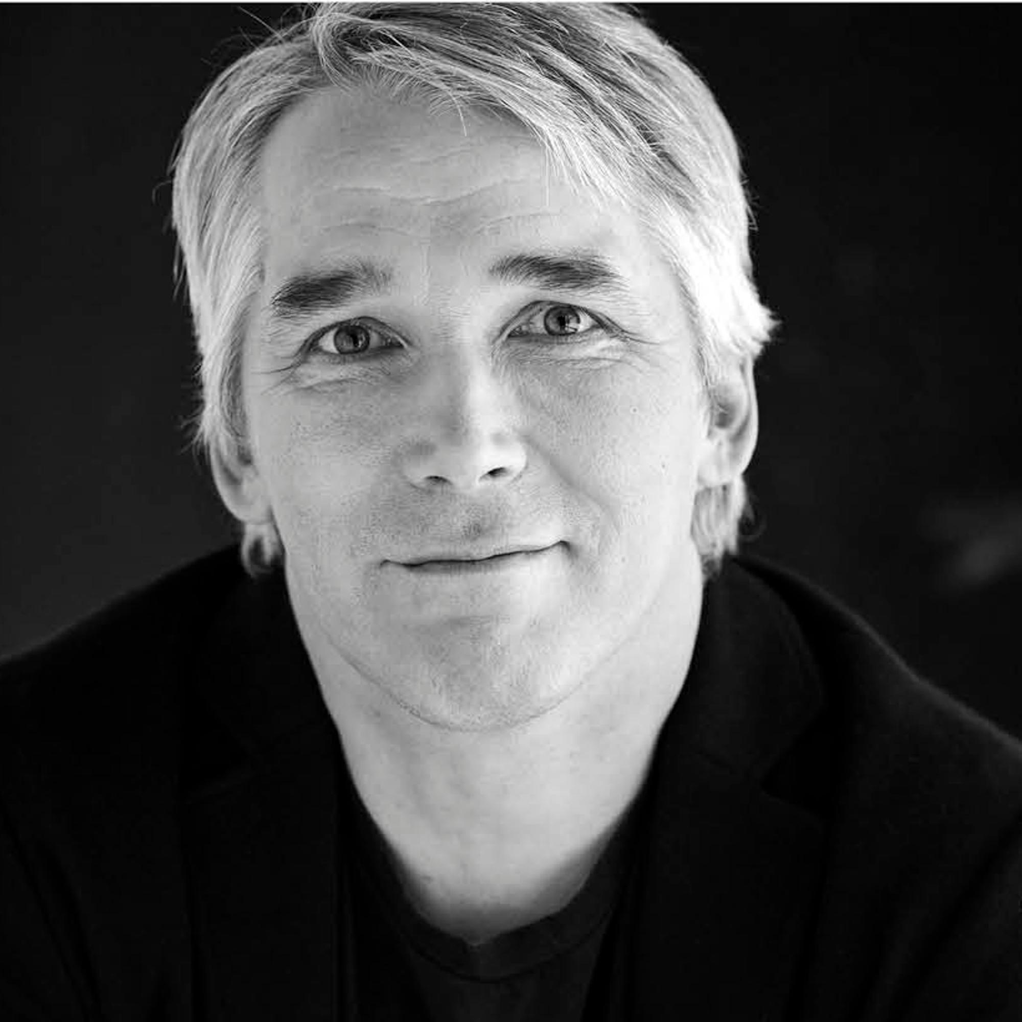 Eevan kirjaklubi: vieraana Miika Nousiainen