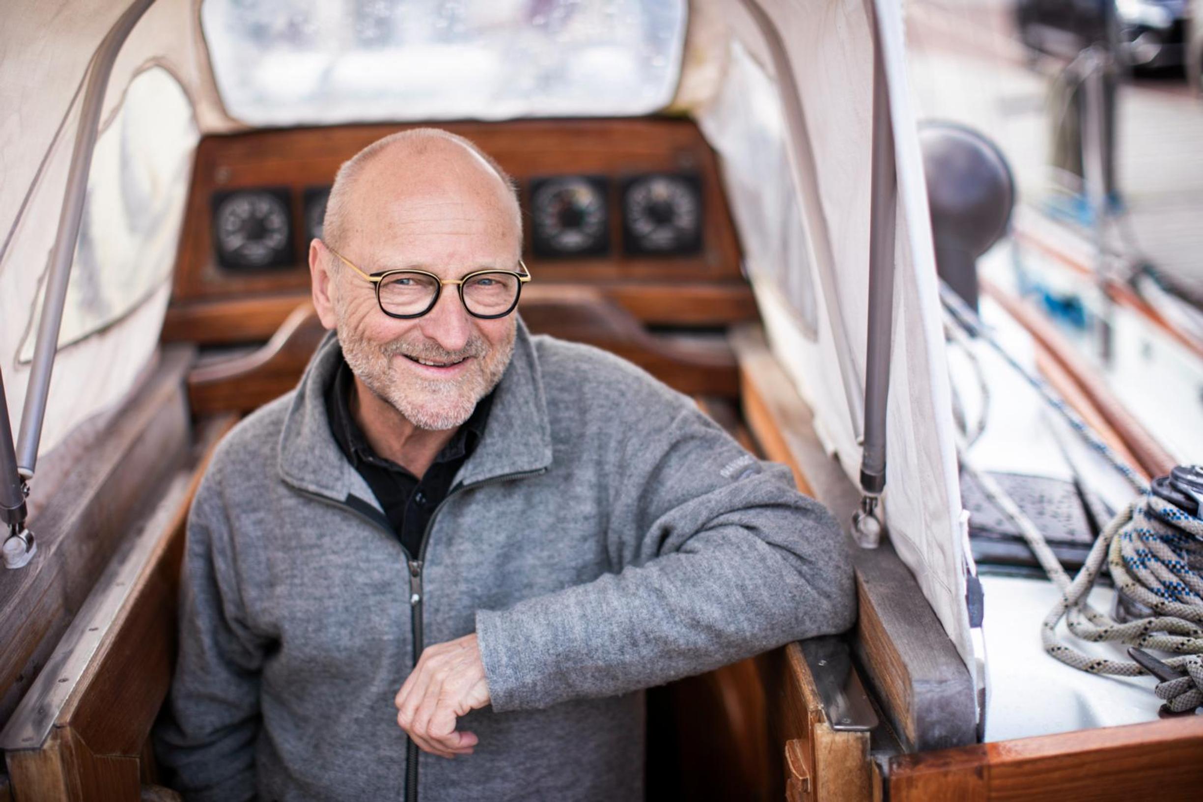 Terapeutti Tommy Hellsten on kääntänyt elämänkolhut ja menetykset opeiksi: ”Heikkous on ihmisen arvokkain ominaisuus”