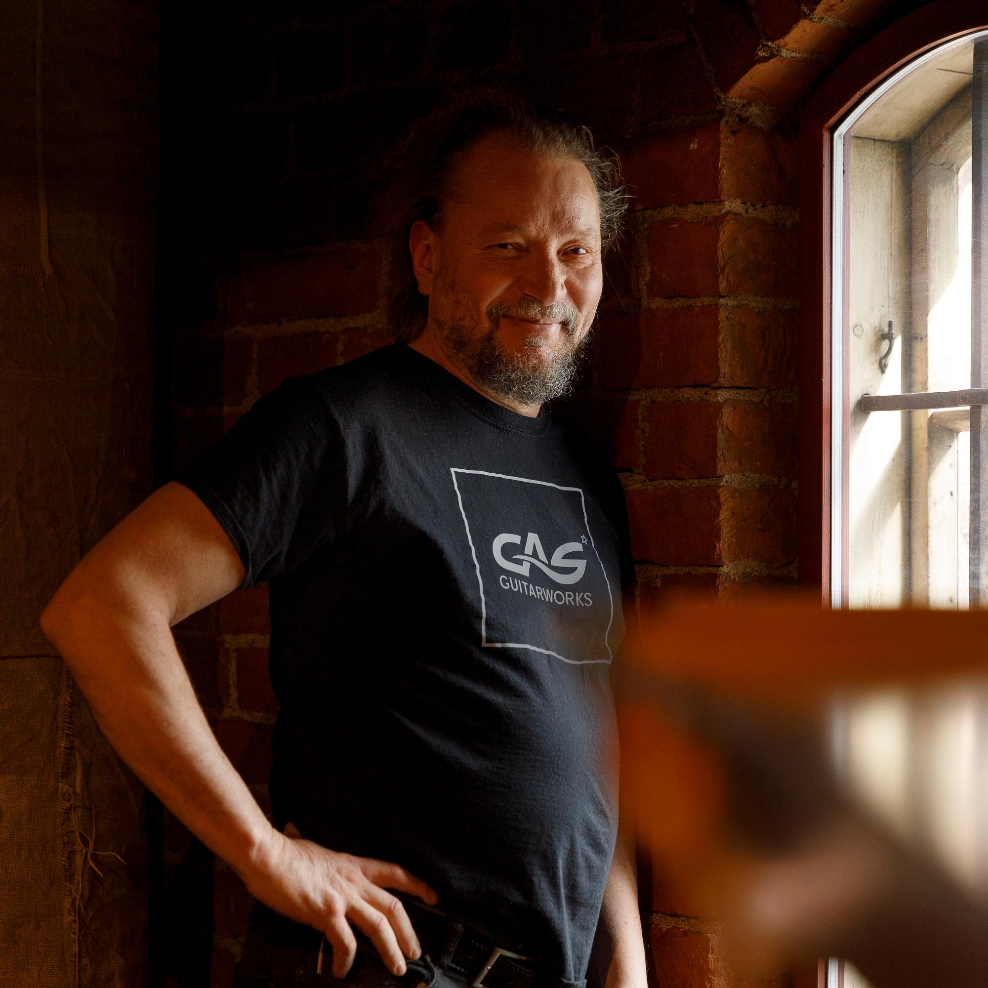 Kun Pauli Hanhiniemen isyyshormonit alkoivat jyllätä viisikymppisenä, hän teki päätöksen, joka hämmästyttää häntä yhä