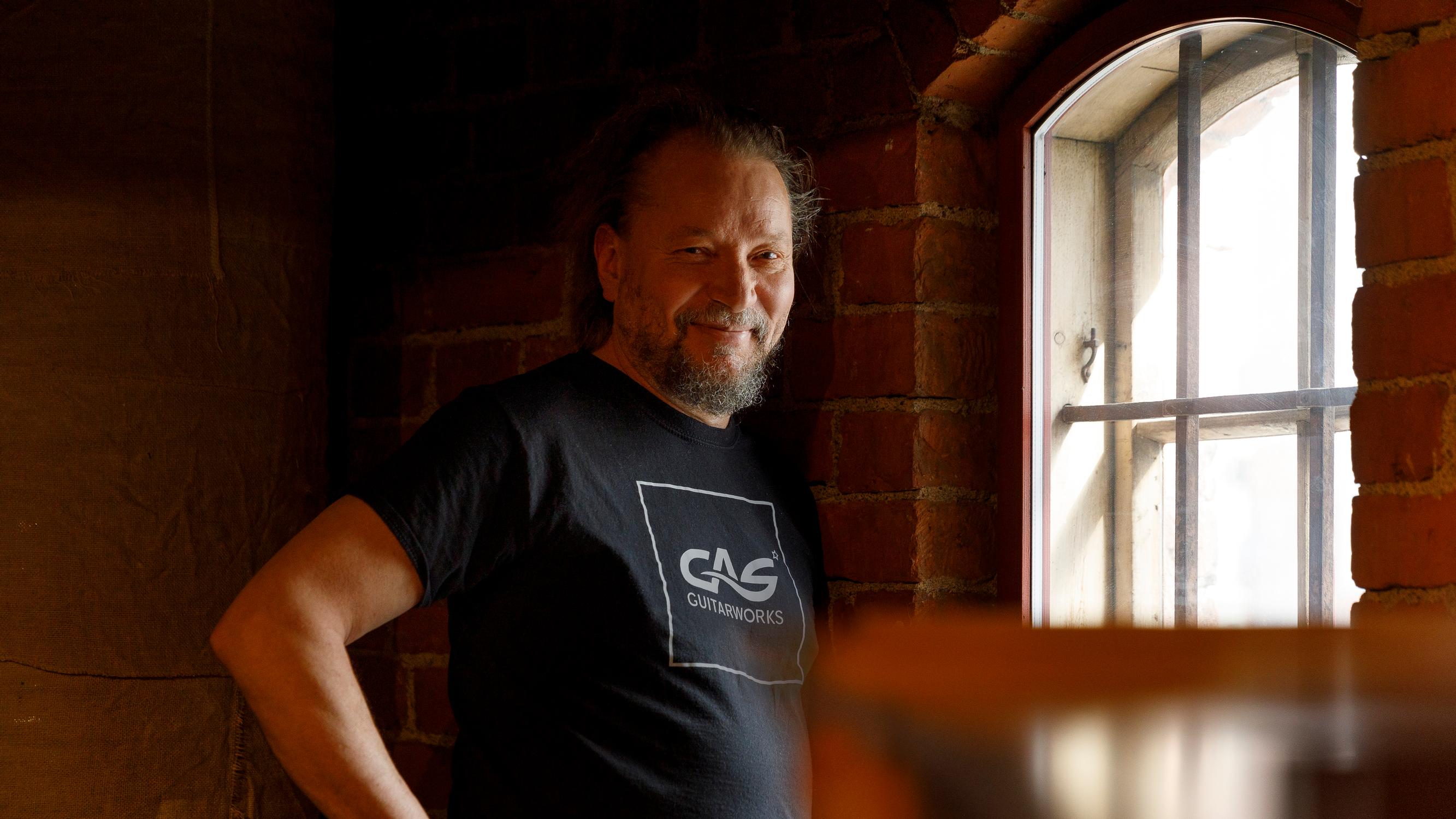 Kun Pauli Hanhiniemen isyyshormonit alkoivat jyllätä viisikymppisenä, hän teki päätöksen, joka hämmästyttää häntä yhä