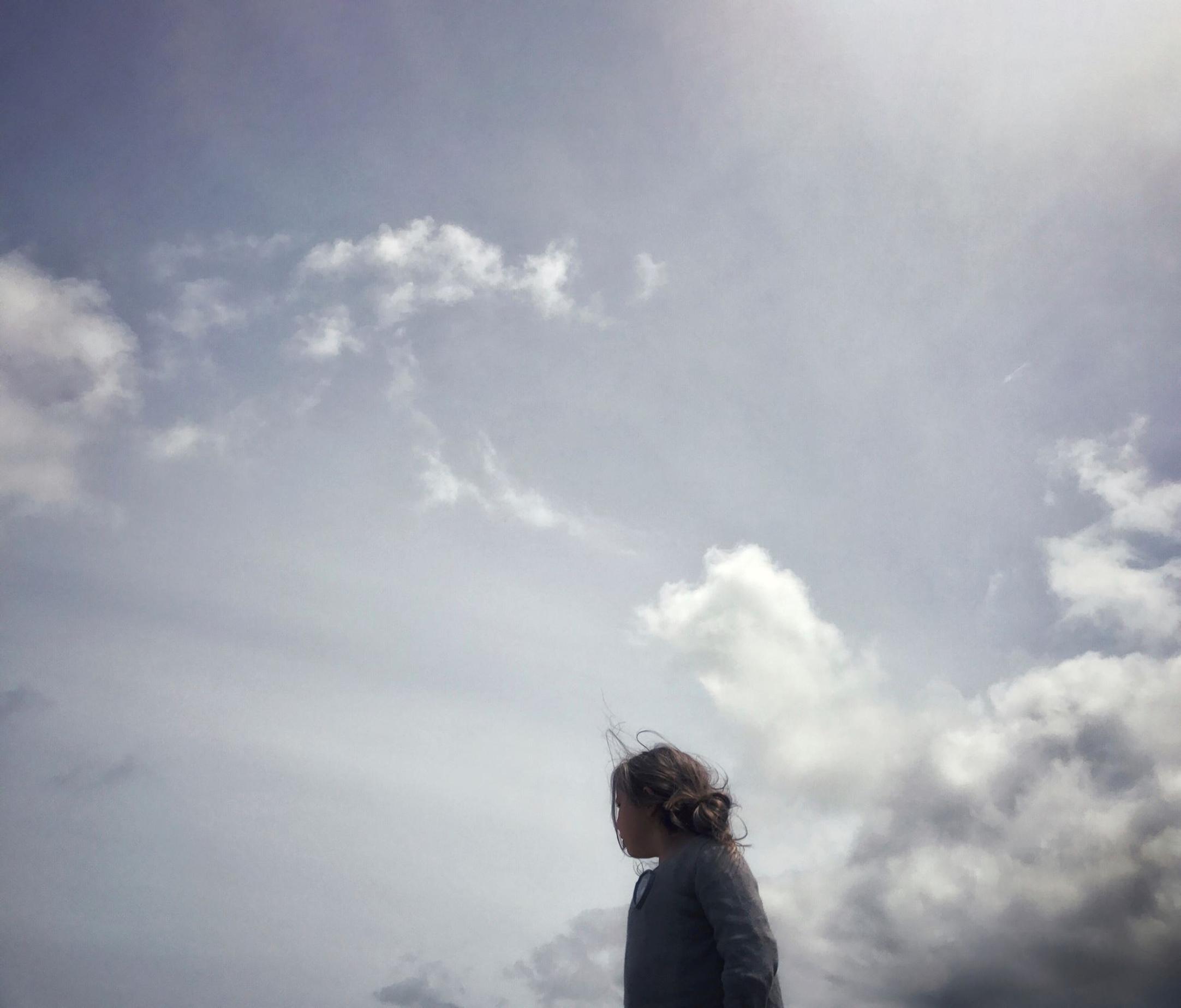 Assi myönsi vasta aikuisena terapiassa, että isän lisäksi äitikin oli väkivaltainen: ”Olin syyttänyt itseäni kauan ja pitänyt äidin väkivaltaisuutta oikeutettuna”