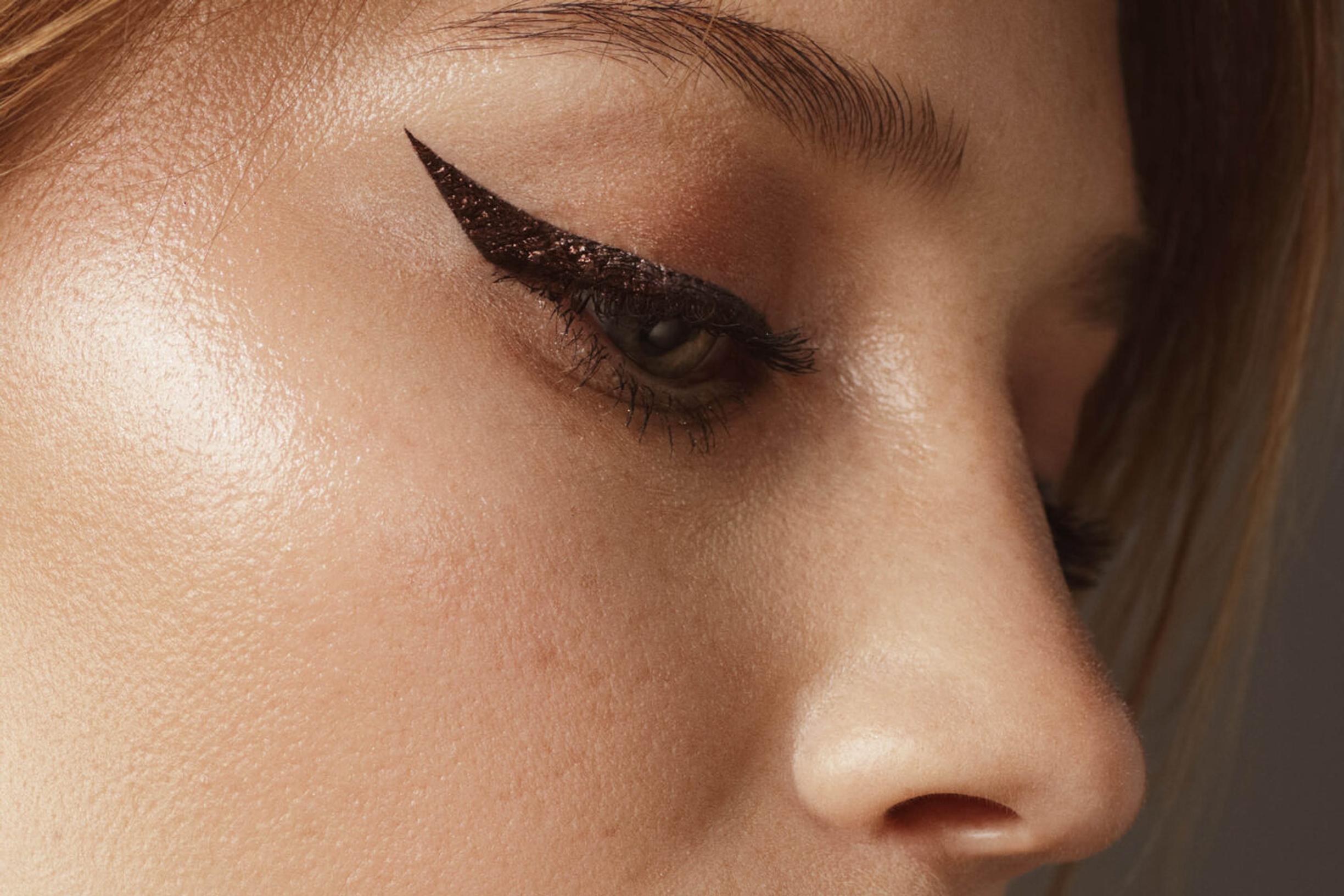 Kaiken ne kestää! Testasimme vedenkestävät silmänrajaustuotteet  – parhailla saat ”yhdellä vedolla siistit ja näyttävät rajaukset”