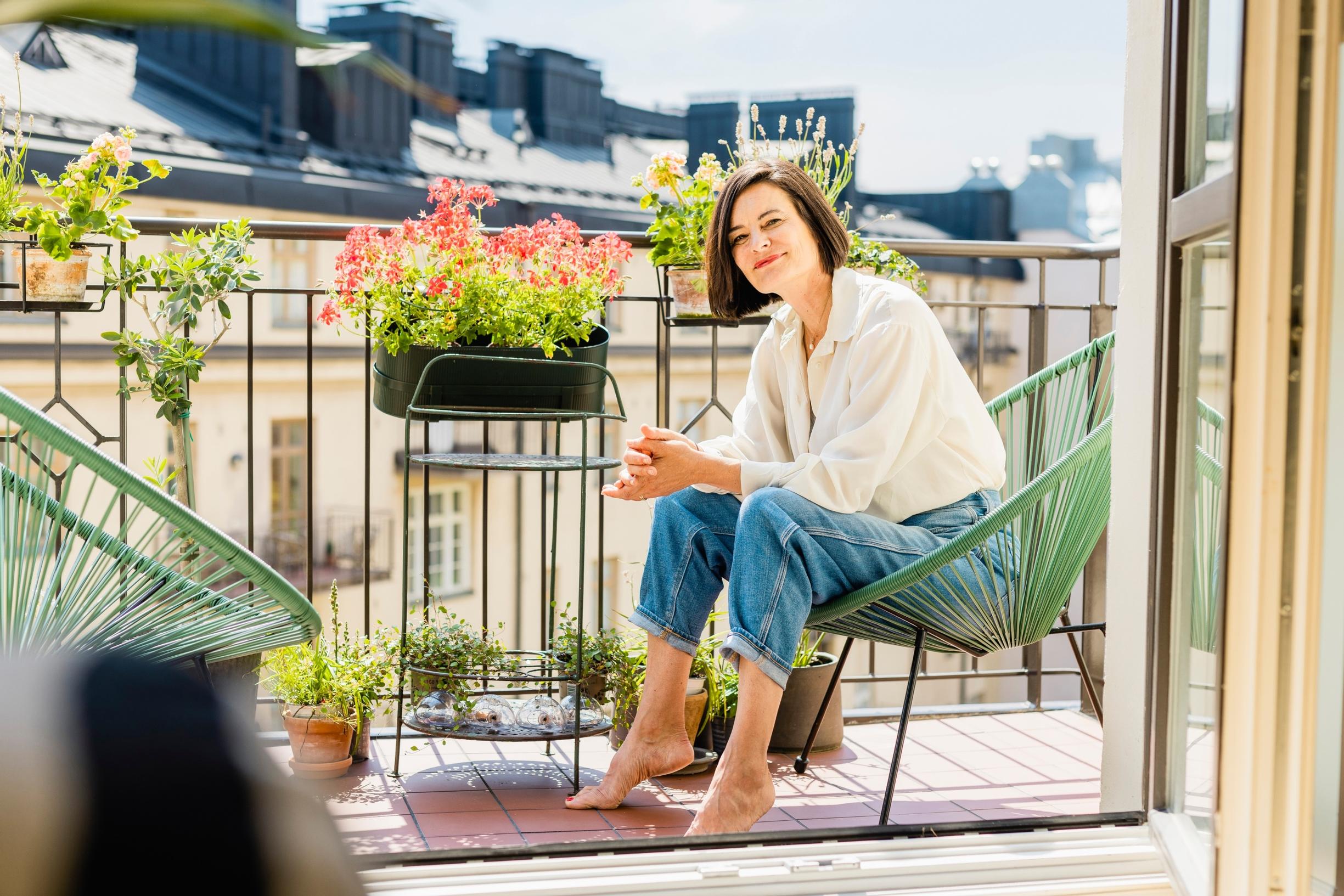 Hanna Jensen on elänyt muistisairaiden vanhempiensa rinnalla 13 vuotta: ”En tuomitse niitä omaisia, jotka eivät käy katsomassa muistisairaitaan”