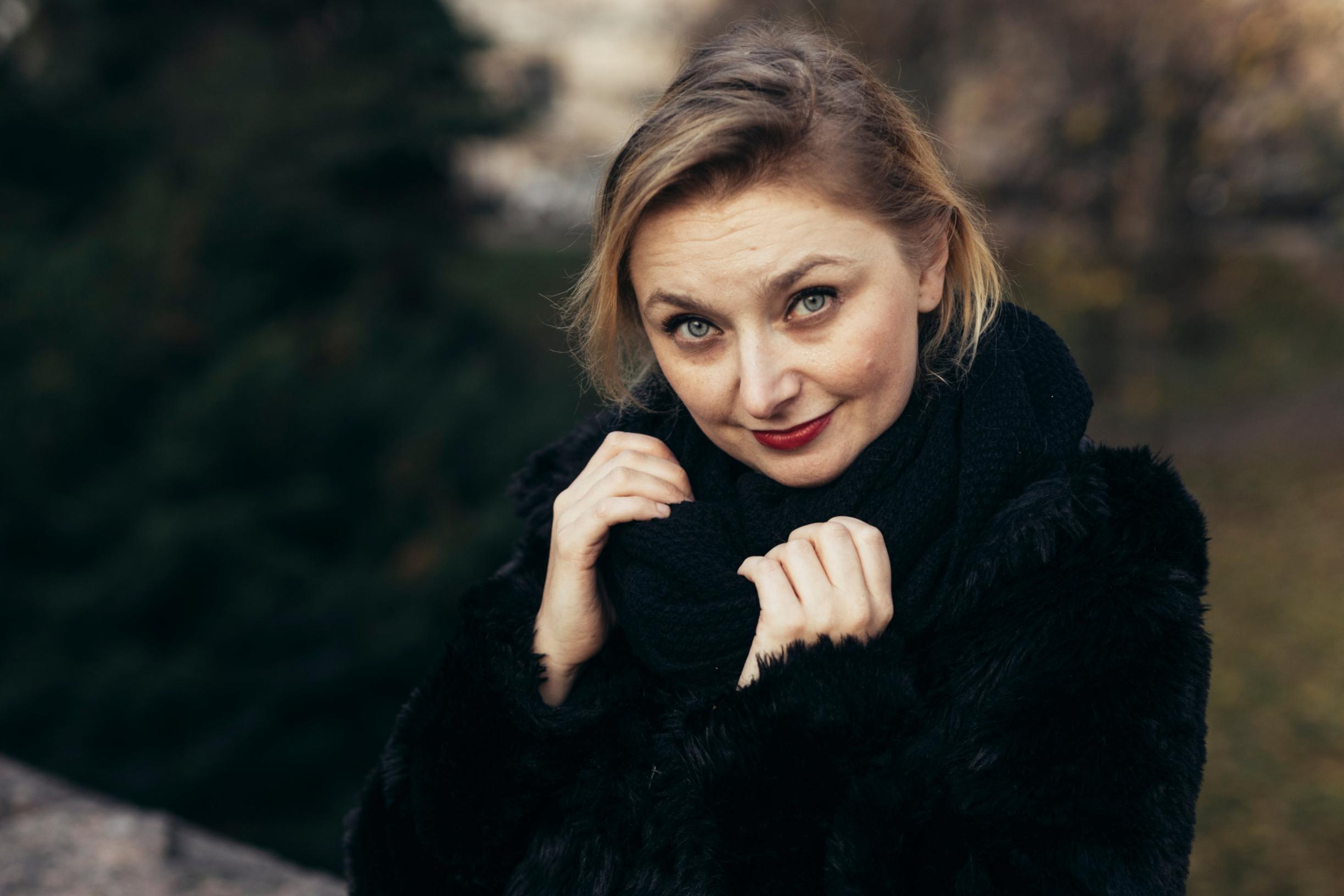 Anarkistivaikuttaja Suvi Auvinen herättelee kaikkia torjumaan ekokriisiä: ”Naisten, vähemmistöjen ja eläinten oikeuksillakaan ei enää ole väliä, jos meillä ei ole elinkelpoista planeettaa”