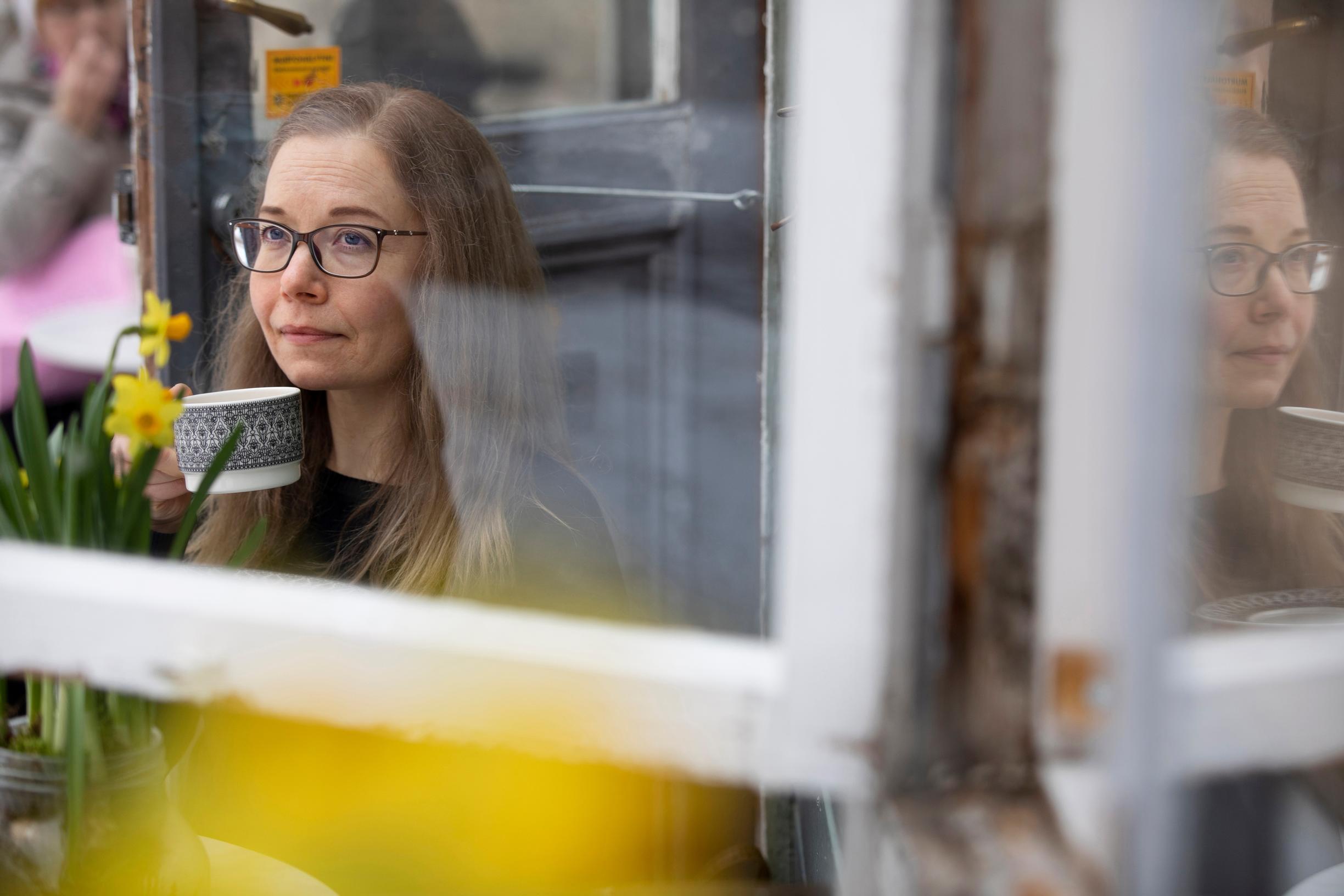 ”Minulla oli valheellinen identiteetti aikuiseksi asti”, Ulla Barendsen-Riikonen kertoo.