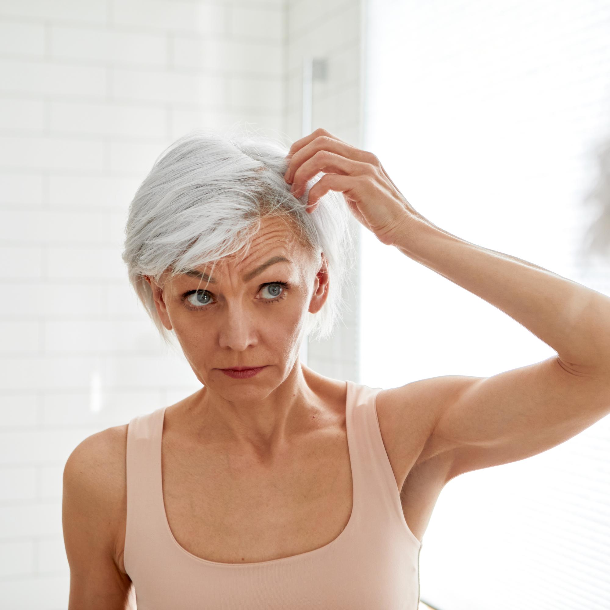 8 tuotetta, jotka auttavat hiuksia kasvamaan pidemmiksi – mukana alle 15 euron huipputuote