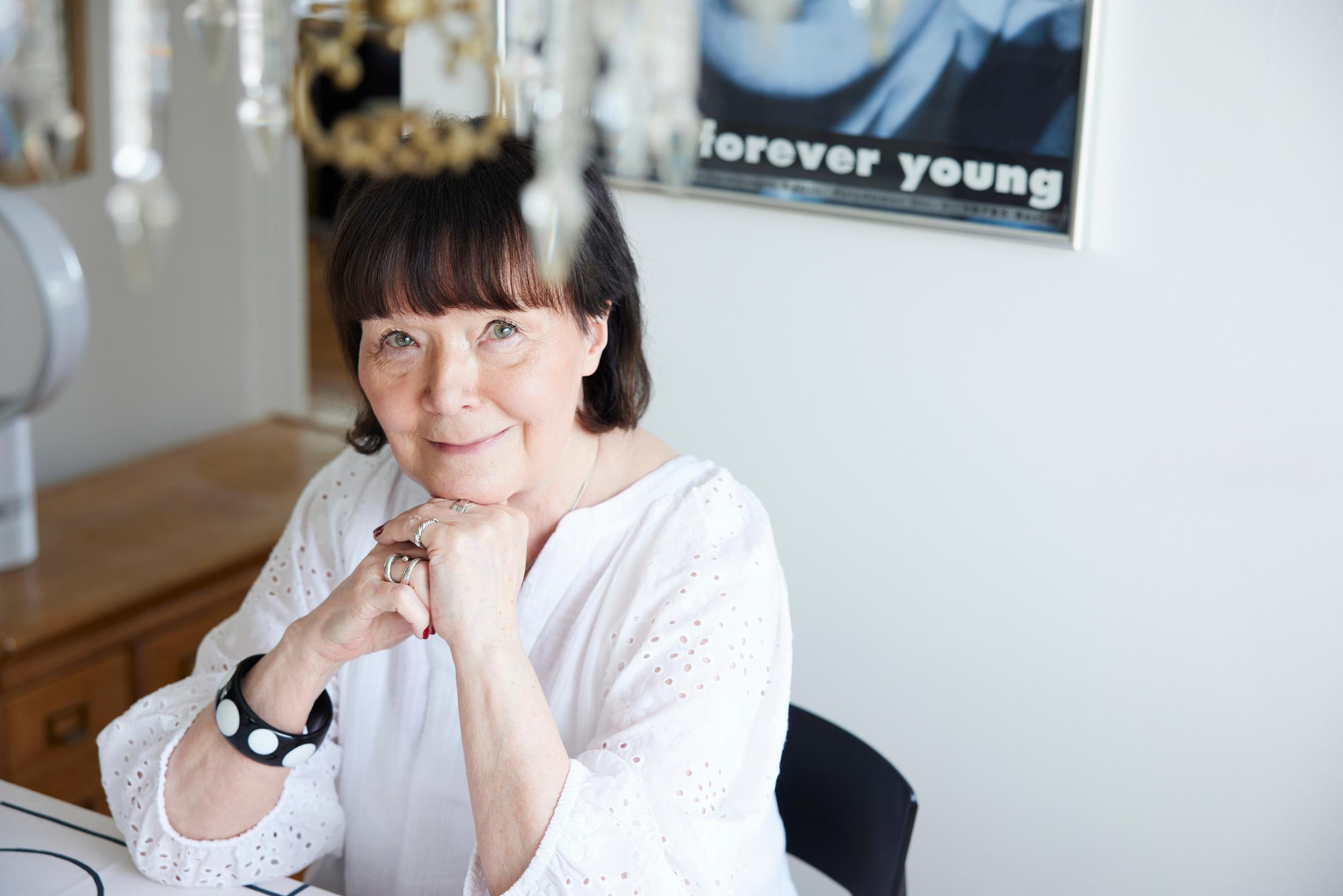 Kun Outi Pakkanen kertoi sairaudestaan julkisesti, hän sai valtavan paljon palautetta. ”Kaikkein tärkeintä oli vertaistuki. Sain sitä roppakaupalla, mikä oli aivan ihanaa.”