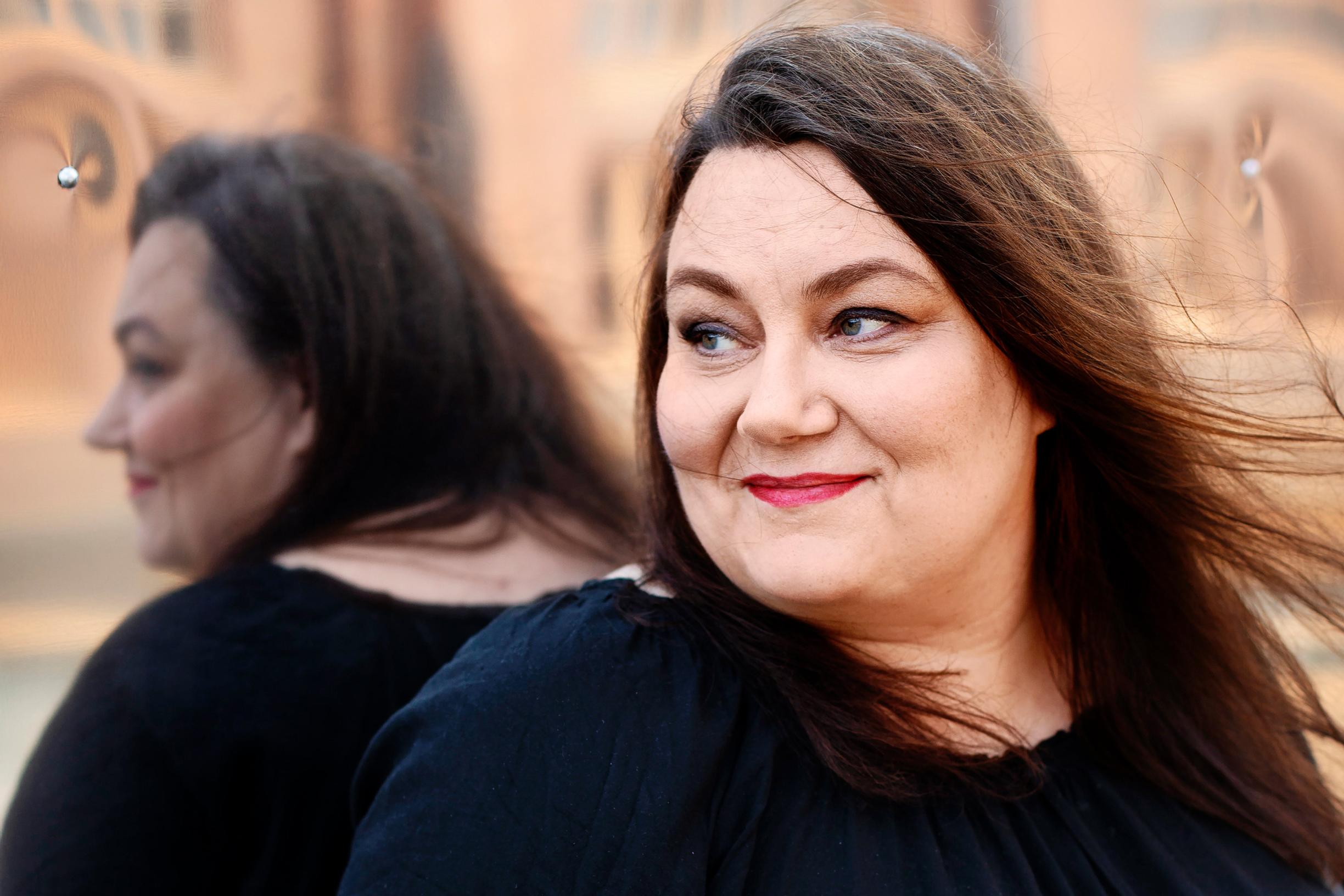 1990-luvun lama jätti pysyvän jäljen Susanna Kupariseen: ”Laman lapsena varaudun aina pahimpaan”