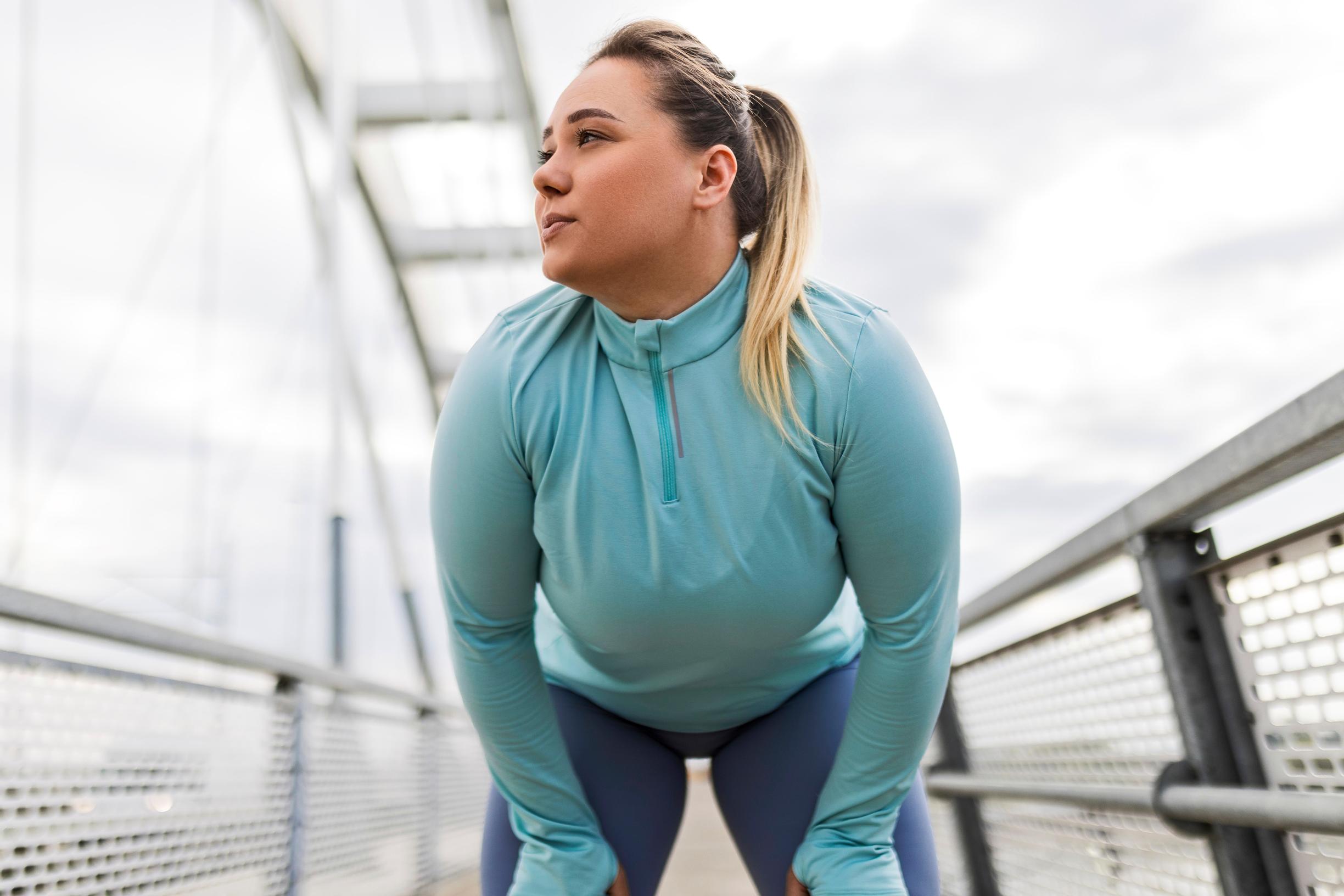 Tätä lukua vyötärönympärysmitta ei saisi ylittää – lääkäri kertoo, miksi juuri keskivartalolihavuus on vaarallisinta