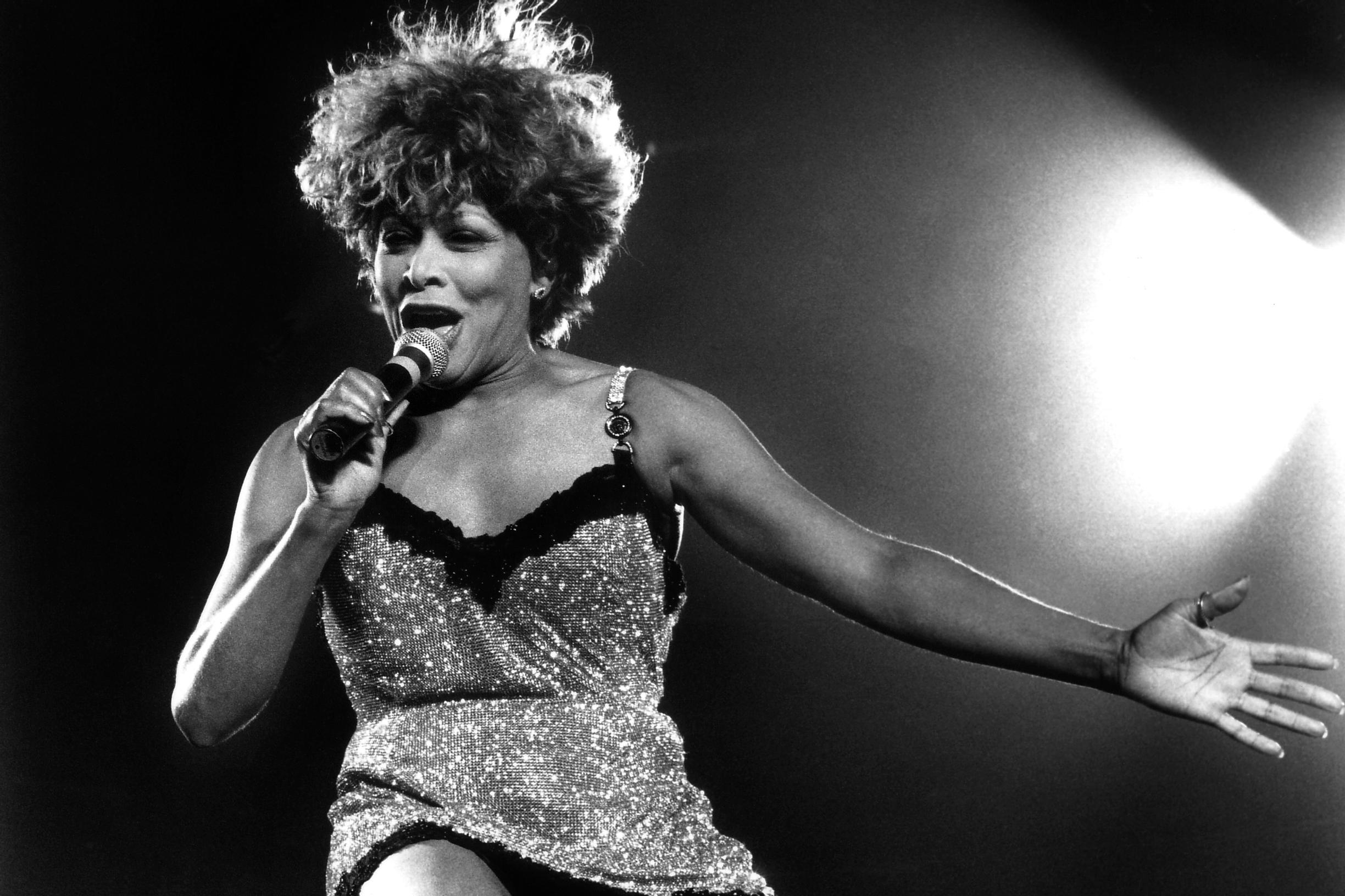 Tina Turner antoi lähisuhdeväkivallan uhrille kasvot – tähti löysi lopulta onnen Sveitsistä