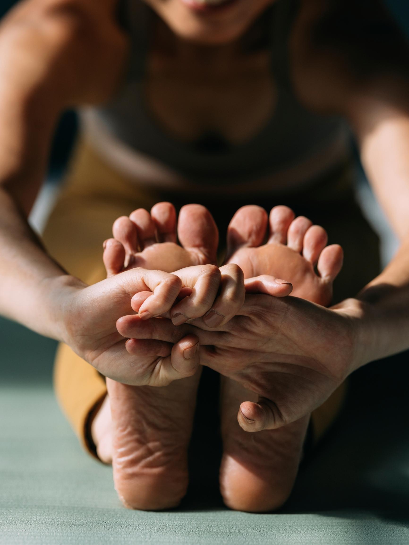 Vältä venyttelyä näissä tilanteissa – fysioterapeutti kertoo 3 kehonosaa, joiden venyttelyssä pitää olla tarkkana