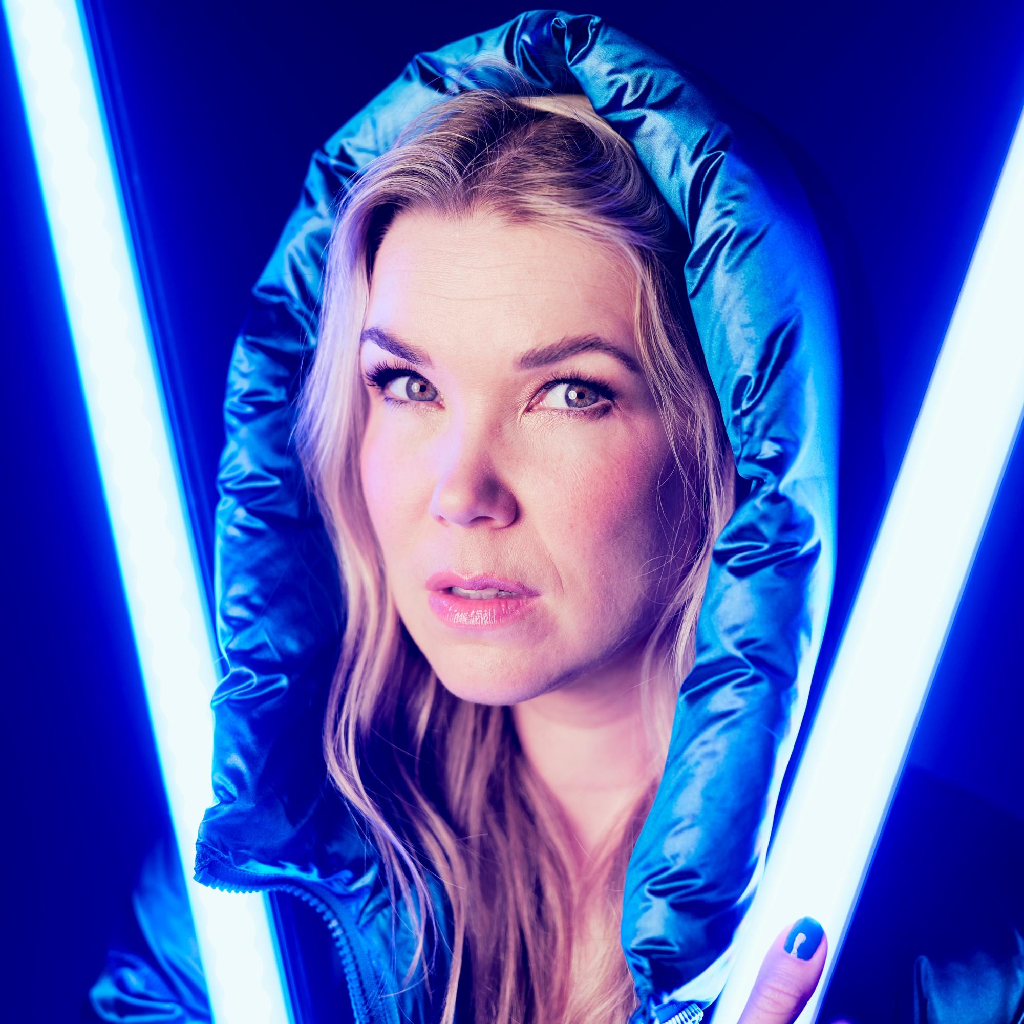 Tuija Pehkonen sai hengenvaarallisen myrkytystilan ja menetti isänsä samana vuonna: ”En halua valittaa rankasta elämästäni”