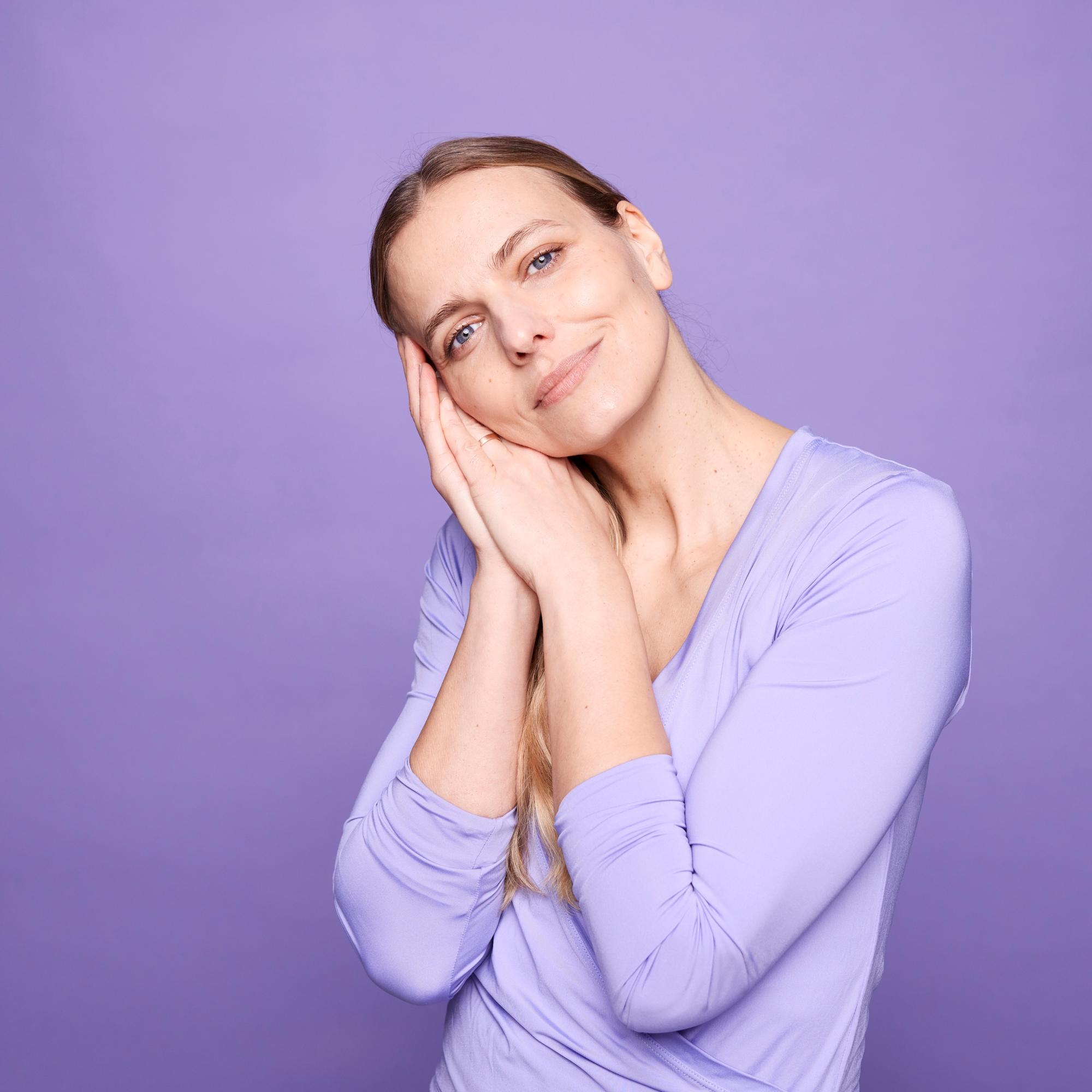 Eroon kuorsauksesta? Ota avuksi 5 liikkeen kasvojoogatreeni – voi pitää myös kaksoisleuan loitolla