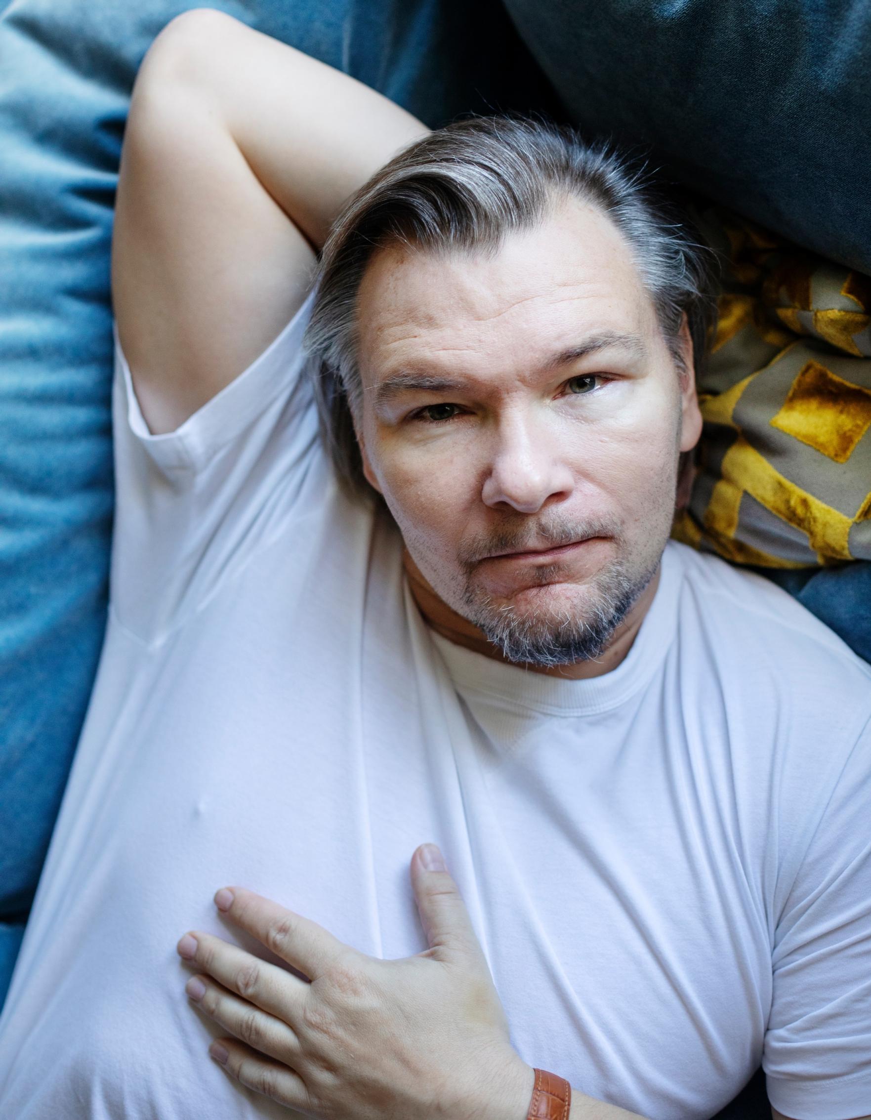 Refluksi vei Tommin leikkauspöydälle: ”Pakenin stressaavaa työtä ja itseäni syömällä roskaruokaa ja juomalla liikaa”