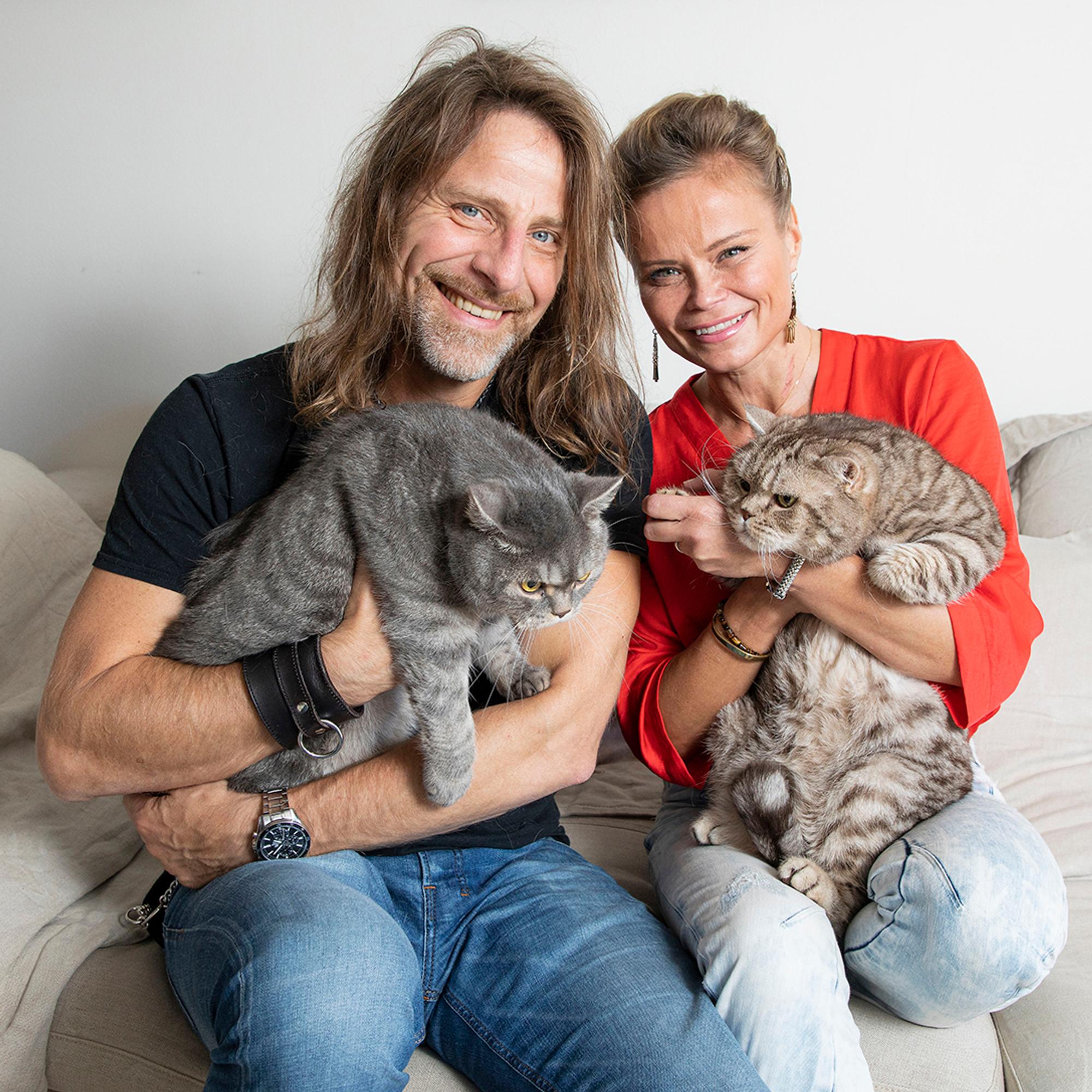 Jone Nikula ja Hanna Karttunen: ”Olemme oppineet kissoilta kärsivällisyyttä ja suhteellisuudentajua"