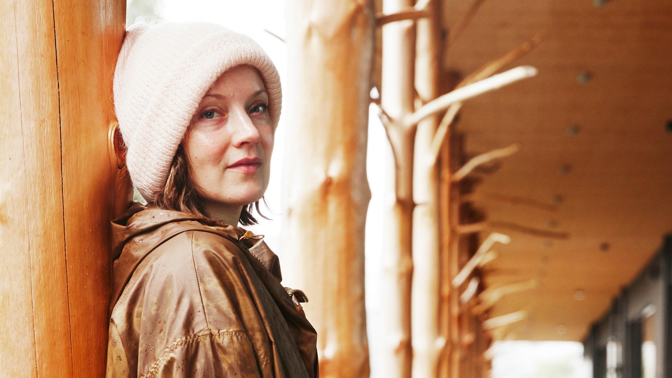 Näyttelijä Elena Leeve keksi rutiinin, joka virkistää paremmin kuin päiväunet: ”Sillä on sama vaikutus kuin avannolla”