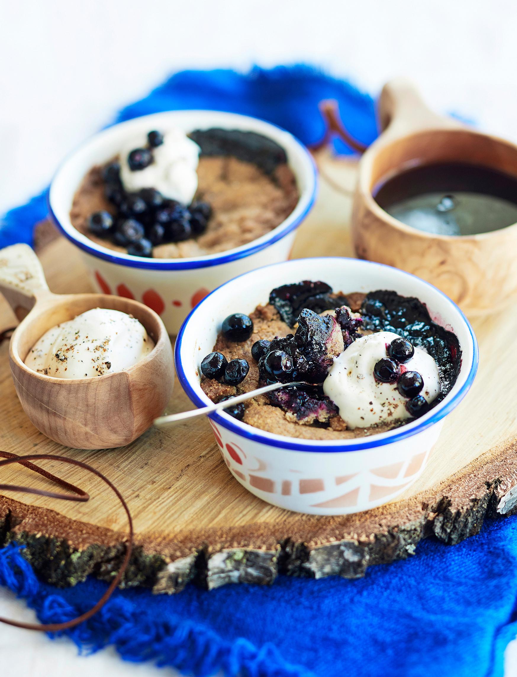 Mikko "Peltsi" Peltonen herkuttelee mustikkakukkosilla