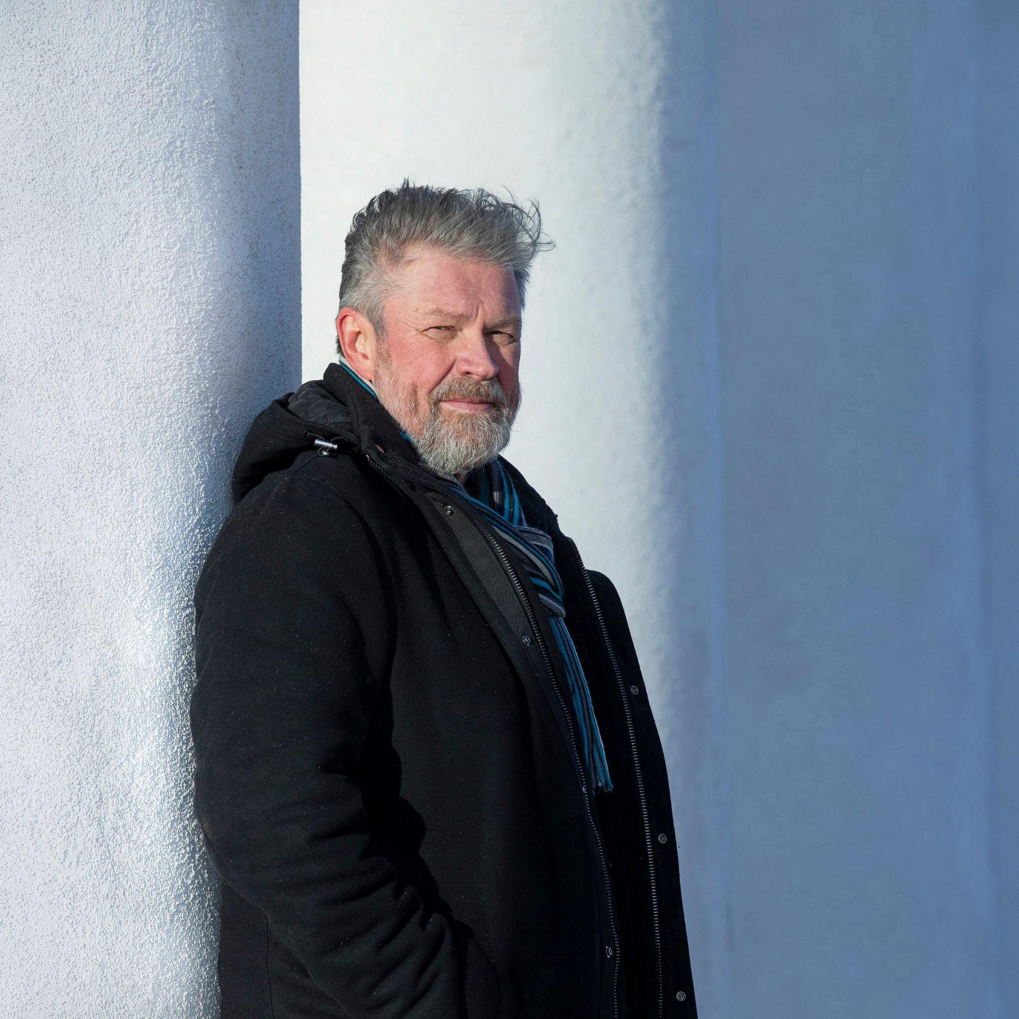 Asko Kallonen pääsi eroon lapsuuden häpeästä: ”Kasvu on vaikeaa, jos ei hyväksy omia varjoisia puolia”