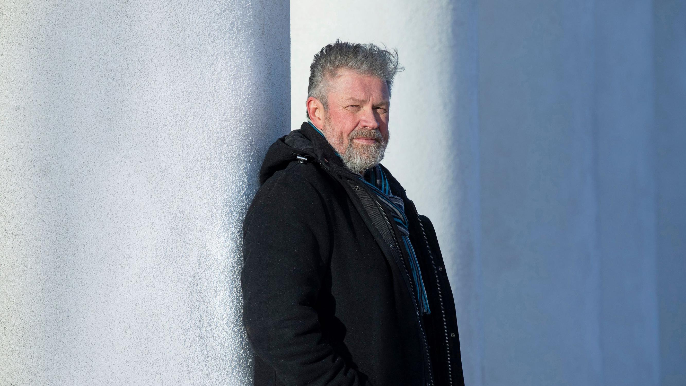 Asko Kallonen pääsi eroon lapsuuden häpeästä: ”Kasvu on vaikeaa, jos ei hyväksy omia varjoisia puolia”