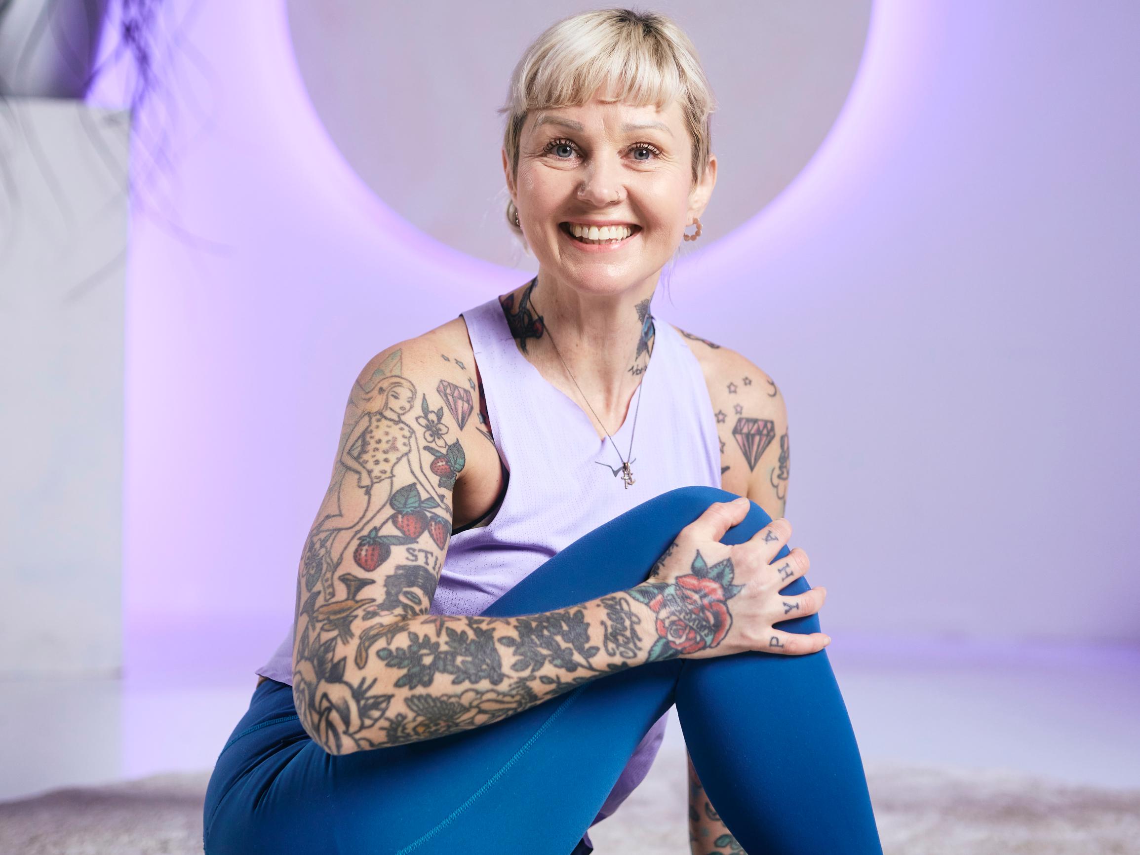 5 liikkeen tehokas pakaratreeni – tällä kotijumpalla myös ryhti ja tasapaino paranevat