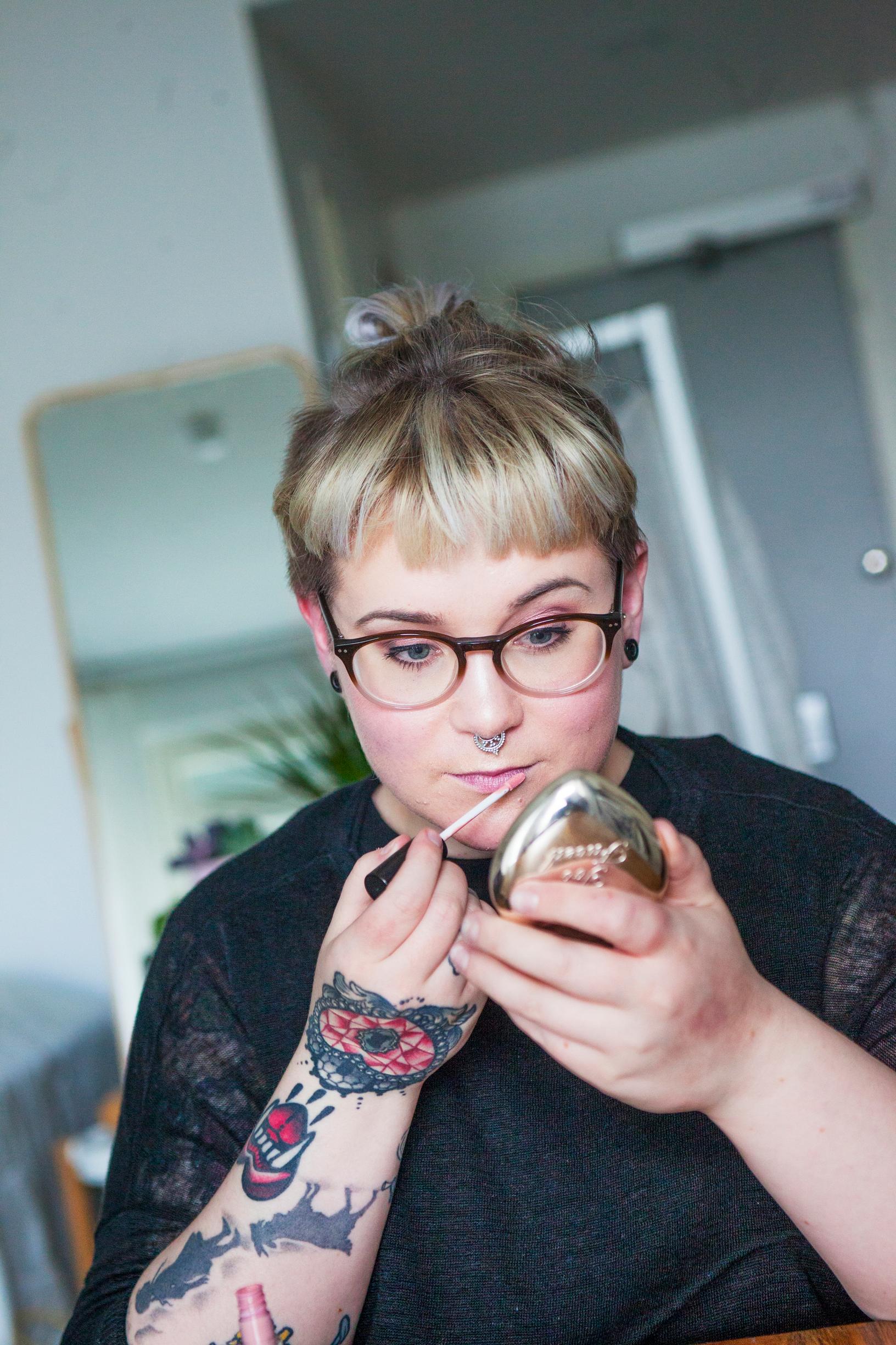 Kipusairas Anna Giss saa voimaa kauneudesta