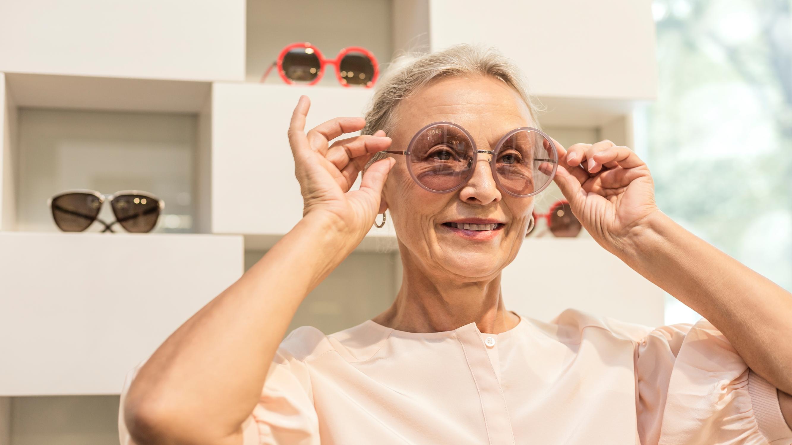 Tiesitkö, että kaihi voi pahentua, jos oleilee paljon auringossa? 4 vinkkiä, joilla pidät huolta silmistäsi