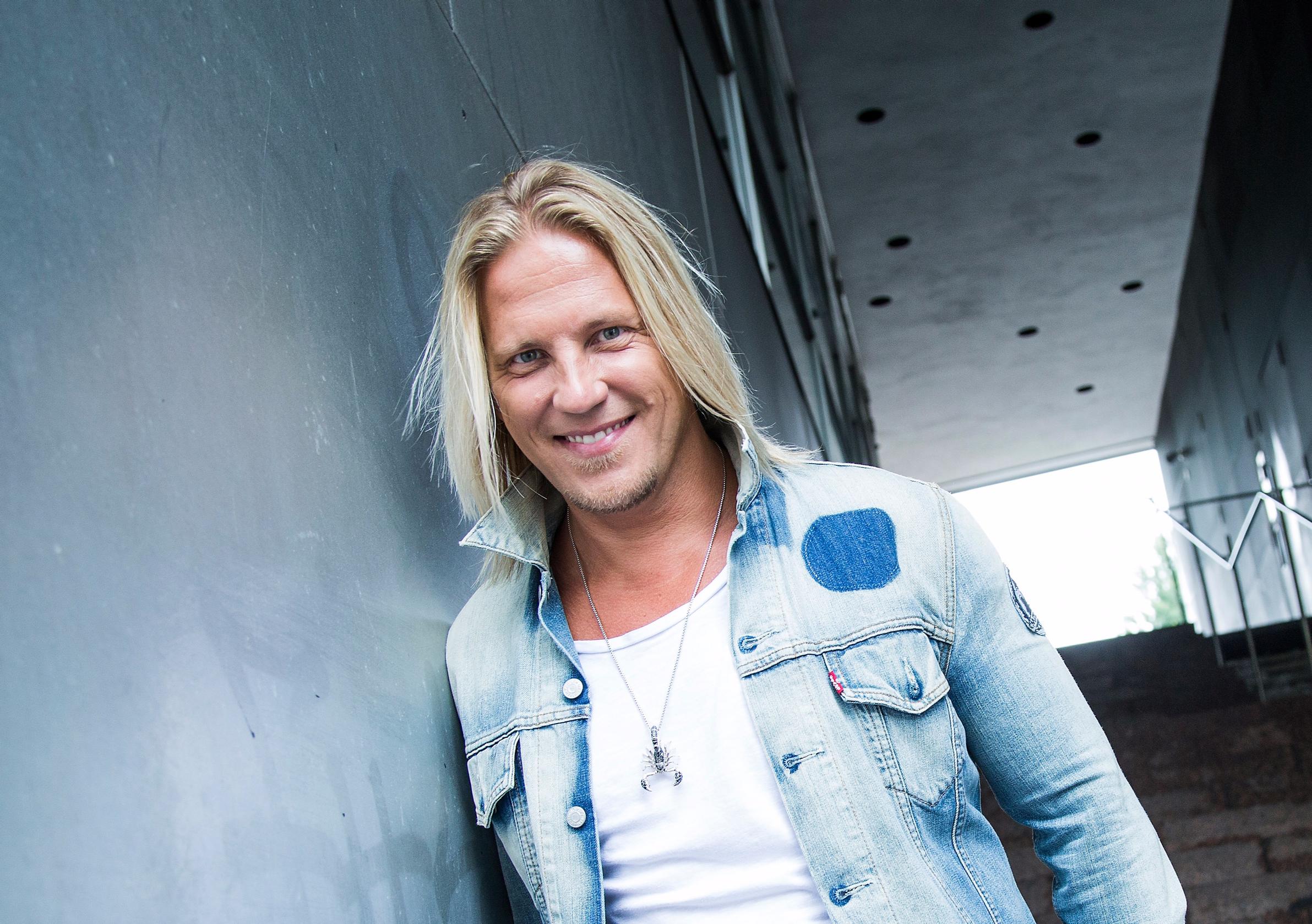 Sami Kuronen: "Toivon, että maailmassa on vielä tilaa hymylle ja flirtille"