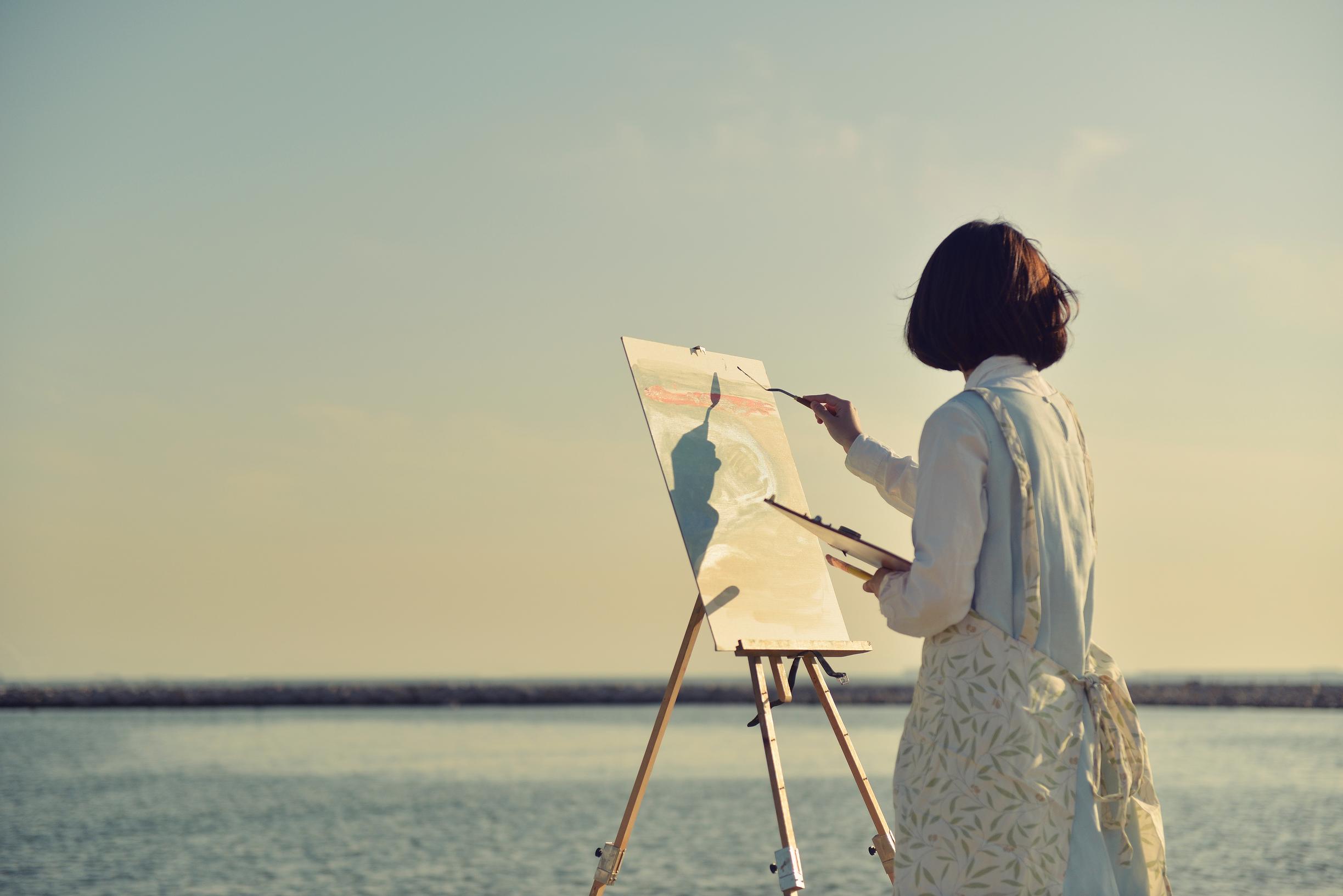 Haluaisitko maalata, tehdä keramiikkaa ja oppia retkeilemään? Sen sijaan vietät illan tv:n ääressä? Asiantuntija kertoo, miten voit muuttaa tilanteen