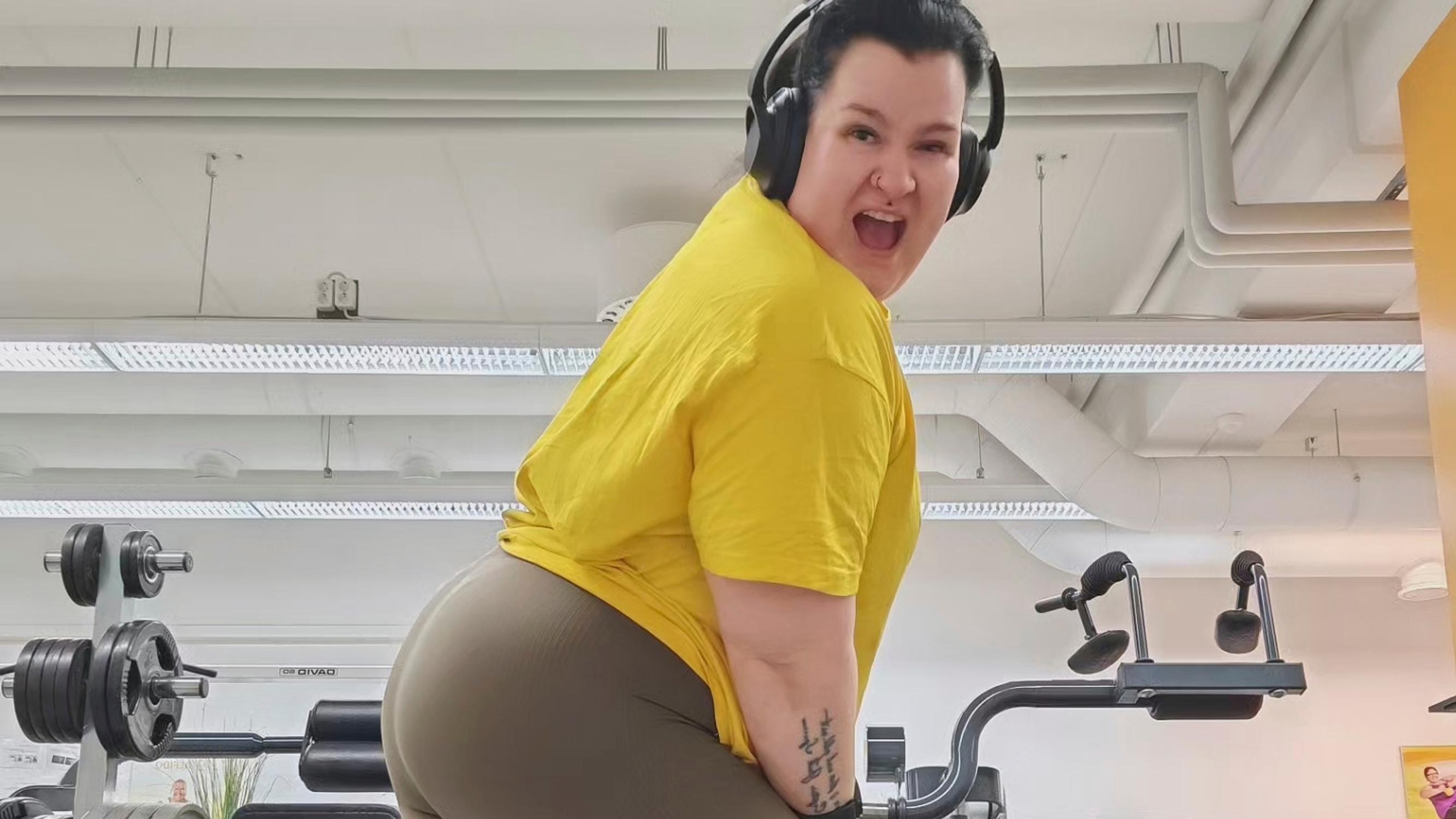 Jenna halusi osoittaa, miltä ahmimishäiriö oikeasti näyttää, ja otti kuvan pöydästään täynnä Woltin kasseja: ”Hävetti, että olen hyvinvointialan yrittäjä, joka ahmii”