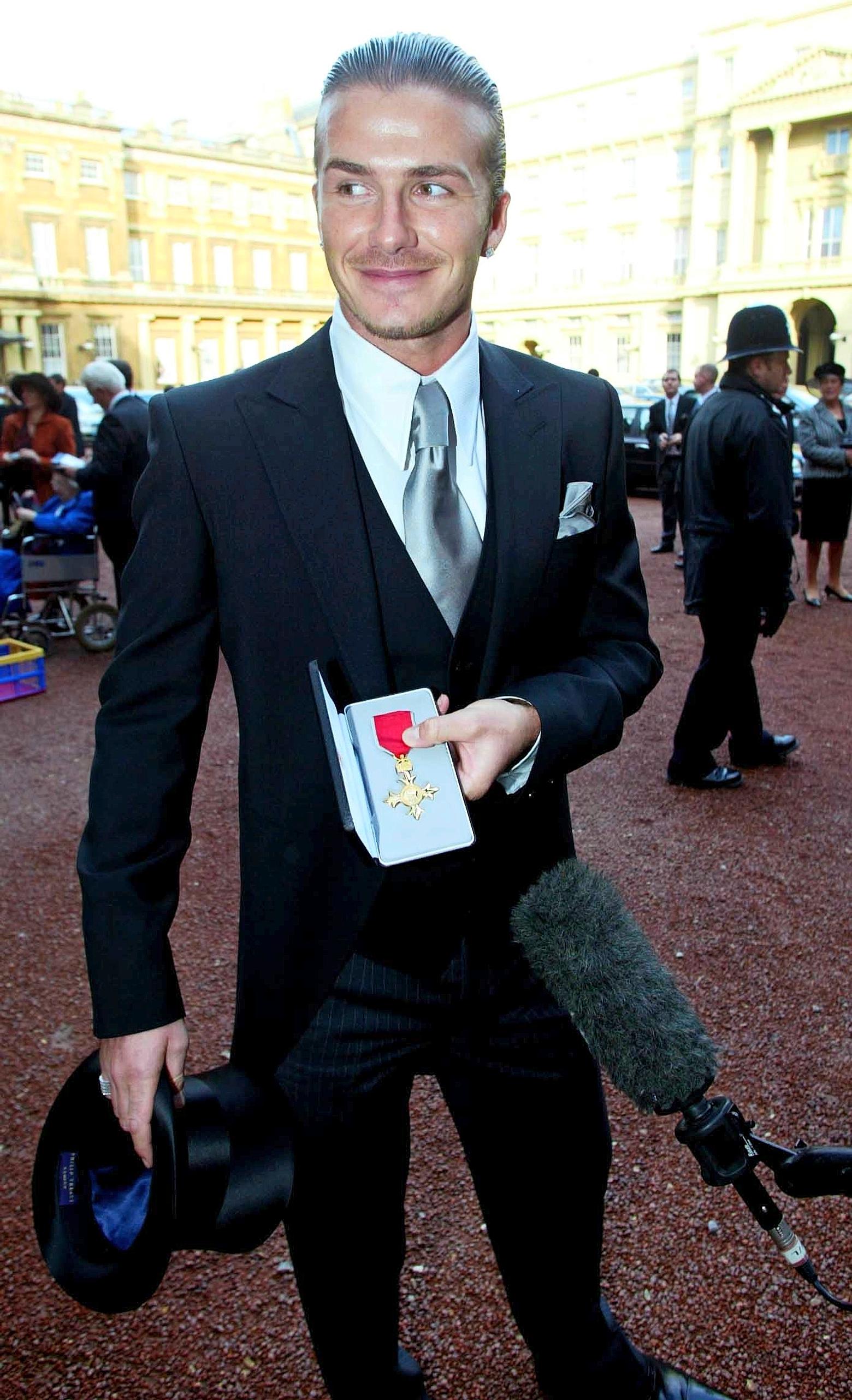 Jalkapallotähti sai brittiläisen imperiumin upseerin arvonimen marraskuussa 2003.