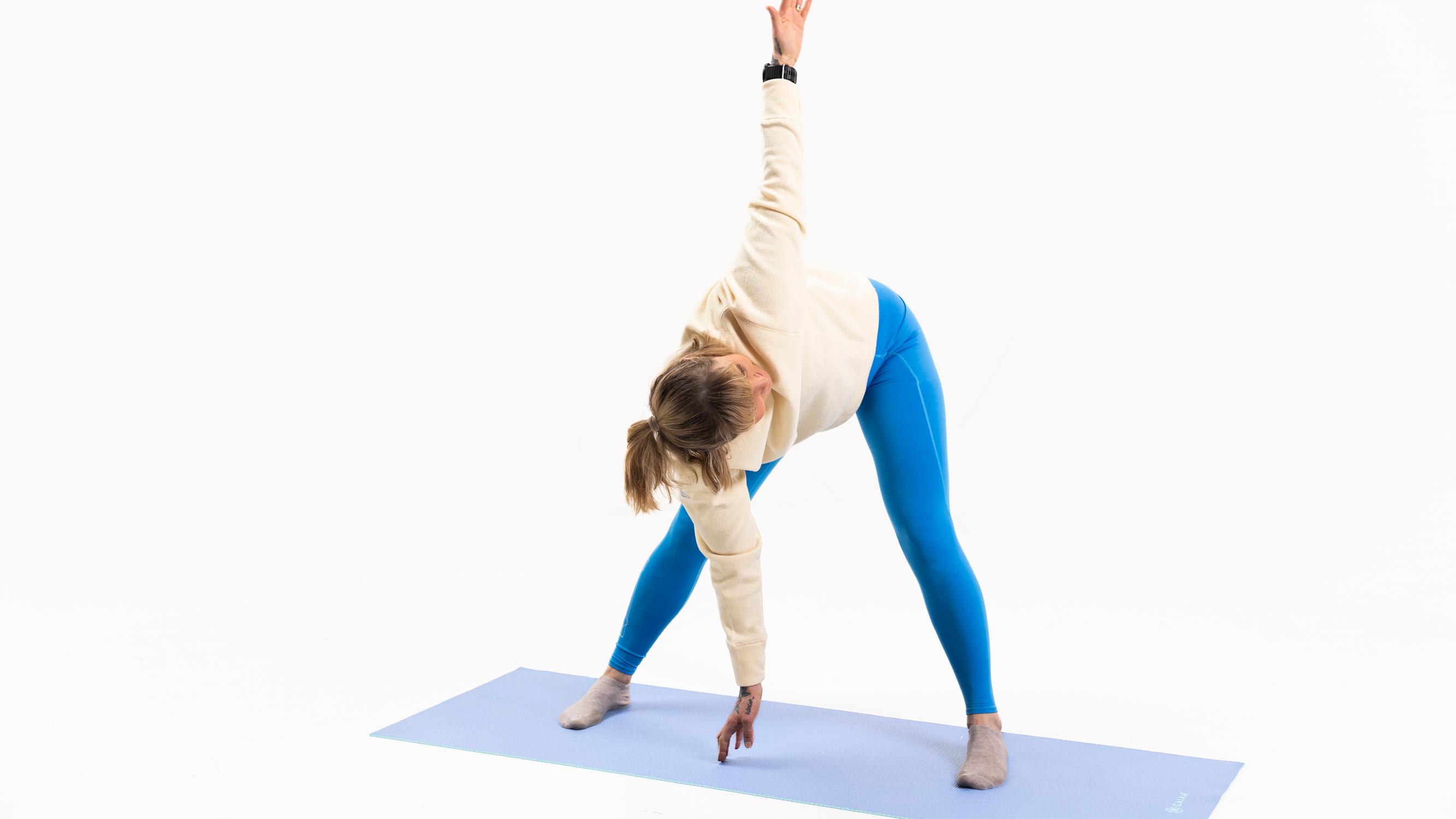 Pirteä aamujumppa virkistää selkää ja saa veren kiertämään – tämän helpon selkätreenin voit tehdä missä vain