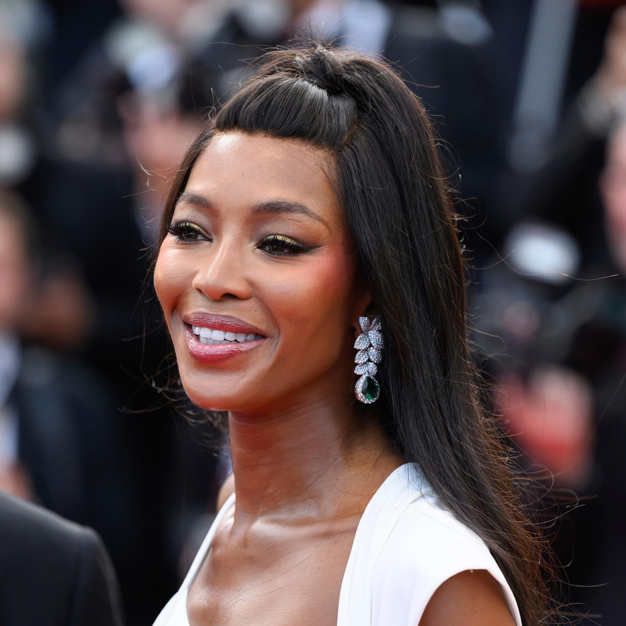 Naomi Campbell tunnettiin catwalkin kuningattarena - sitten tulivat kokaiiniriippuvuus, skandaalit ja lopulta myös uudenlainen onni