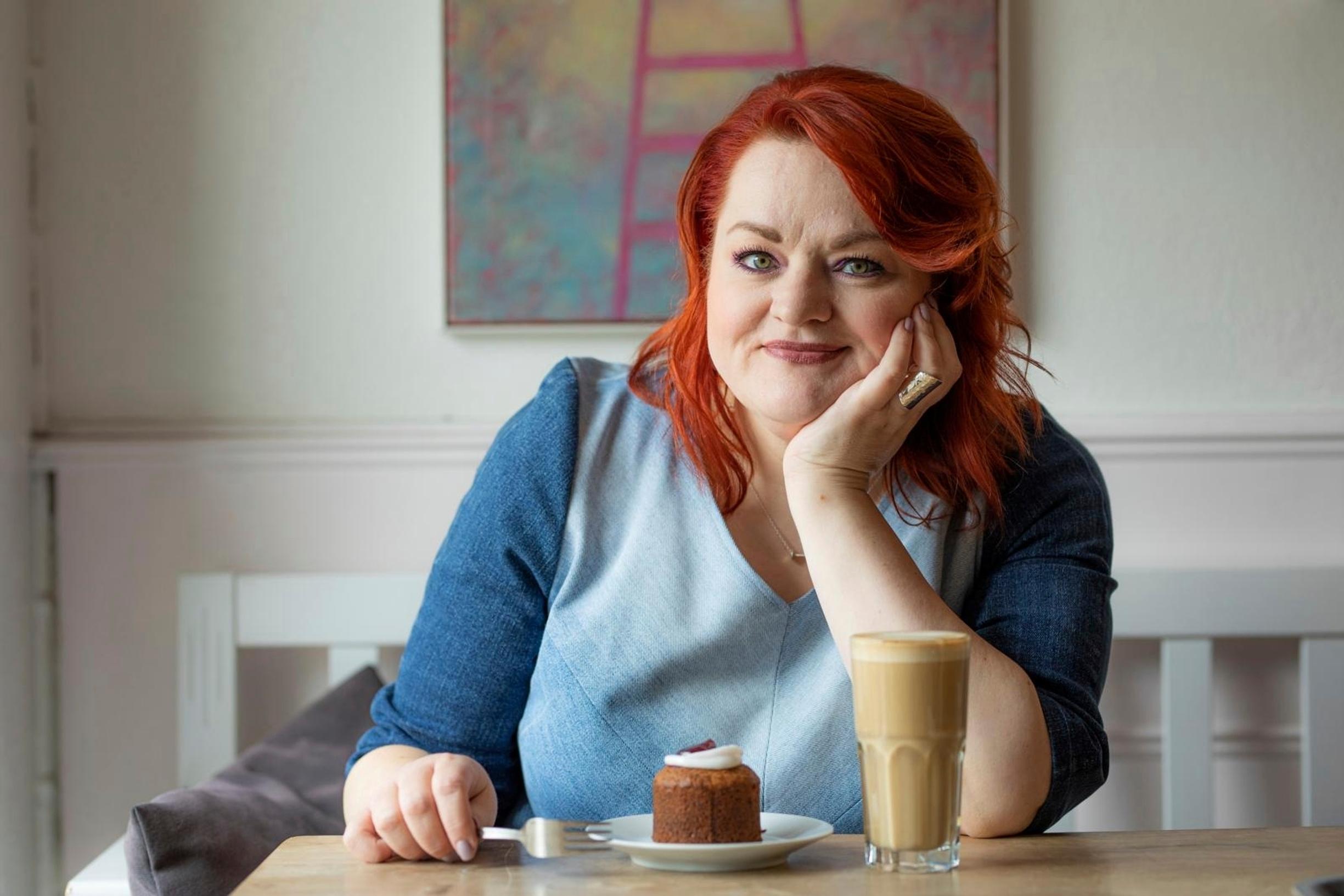 Millariikka Rytkönen on tarkka hiuksistaan: ”Olen joskus vitsaillut, että jos joudun koomaan, jonkun pitää käydä värjäämässä juurikasvuni”