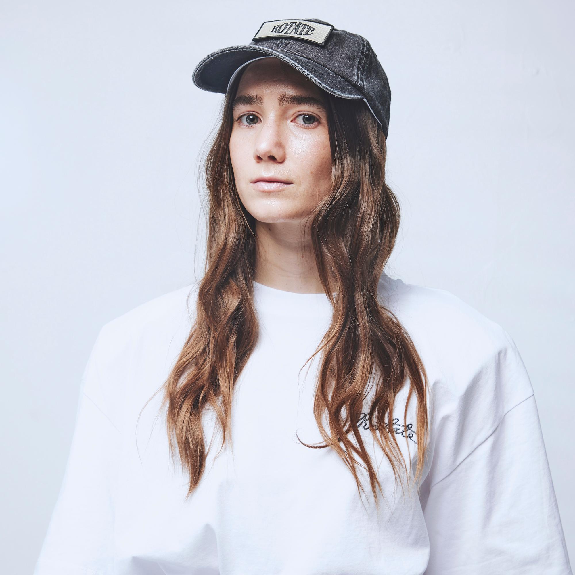 Mitä teet, kun olet yksin kotona? Näyttelijä Linnea Leino vastaa tähän ja 11 muuhun kysymykseen