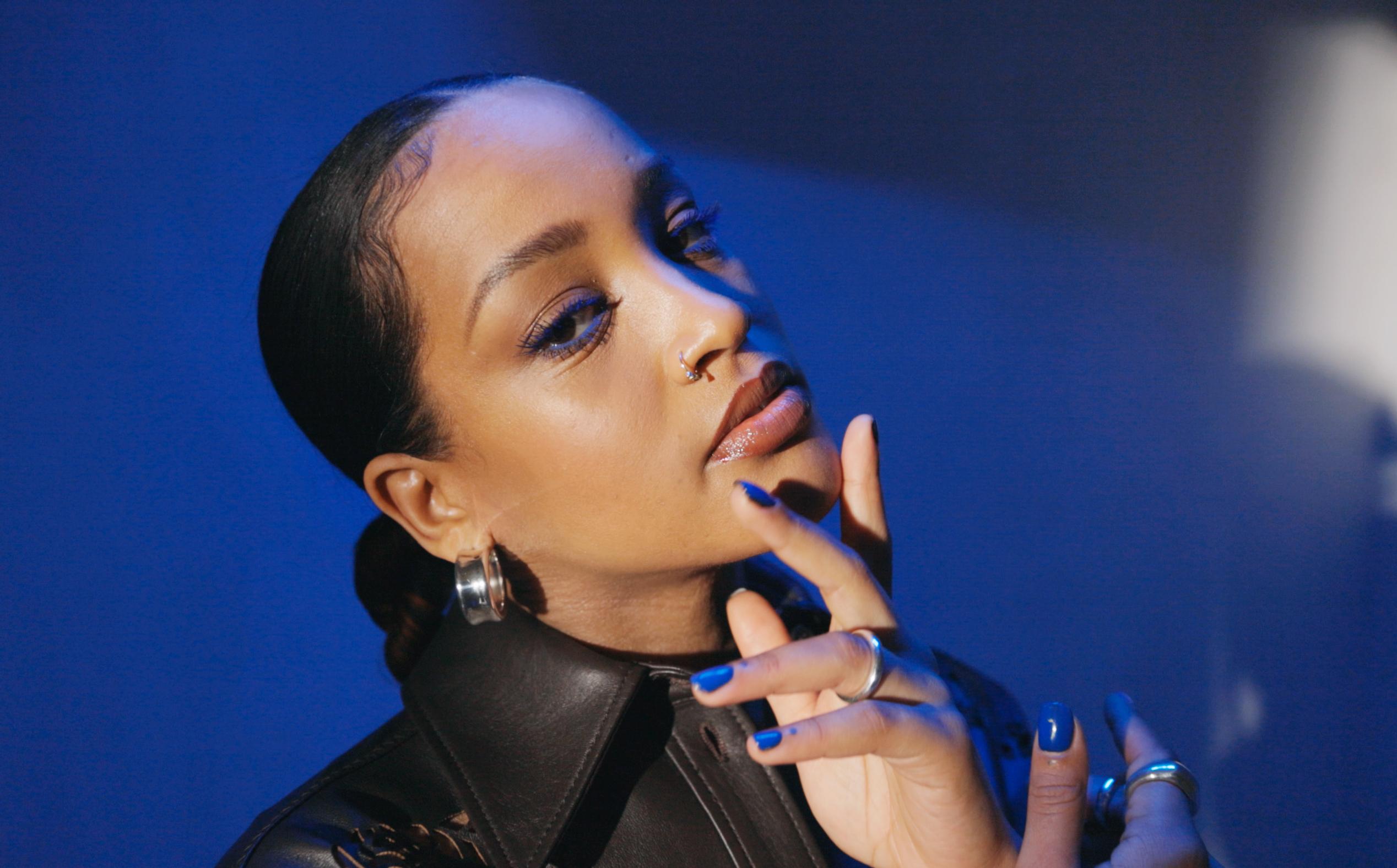 Yeboyah kertoo, ketkä kaksi naista hän on tatuoinut ranteisiinsa – ja vastaa 16 muuhun kysymykseen