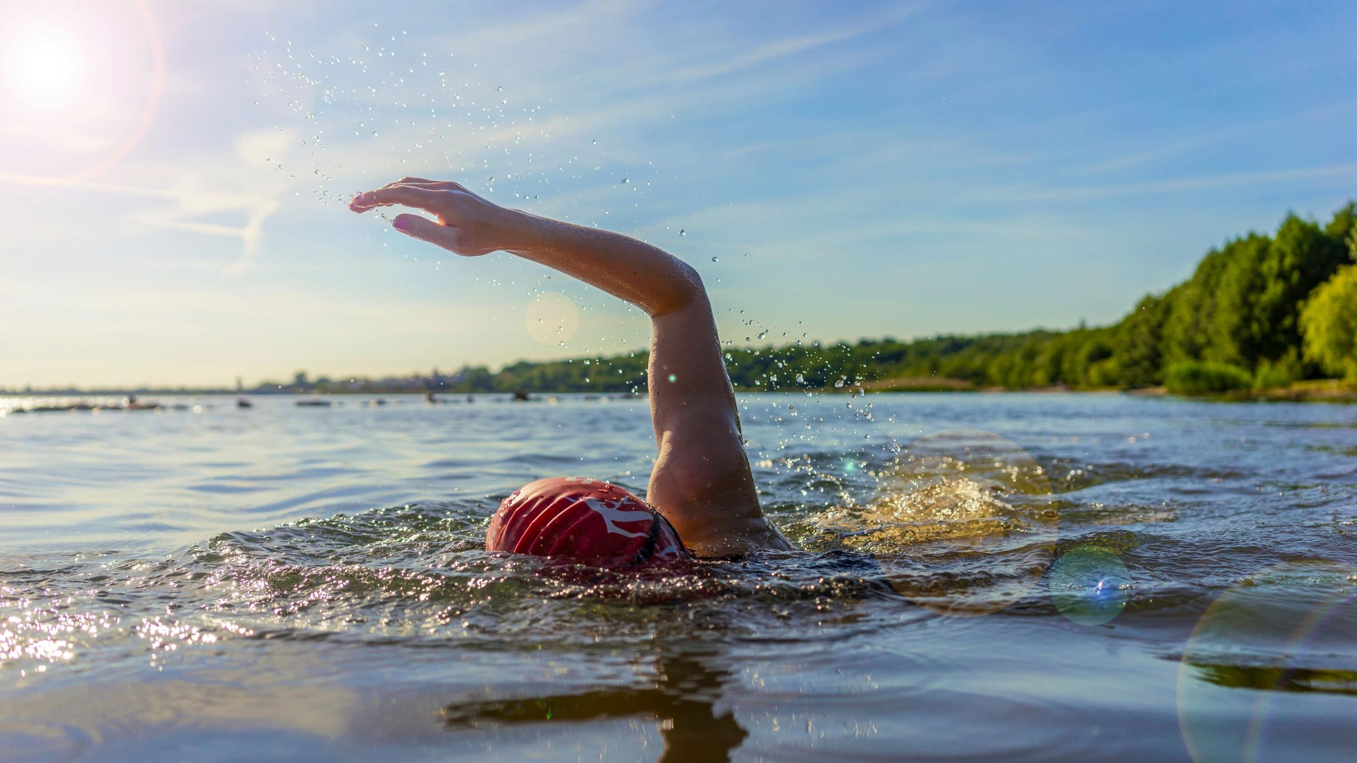 Heittäydy veden syleilyyn! Avovesiuinti on seikkailua parhaimmillaan