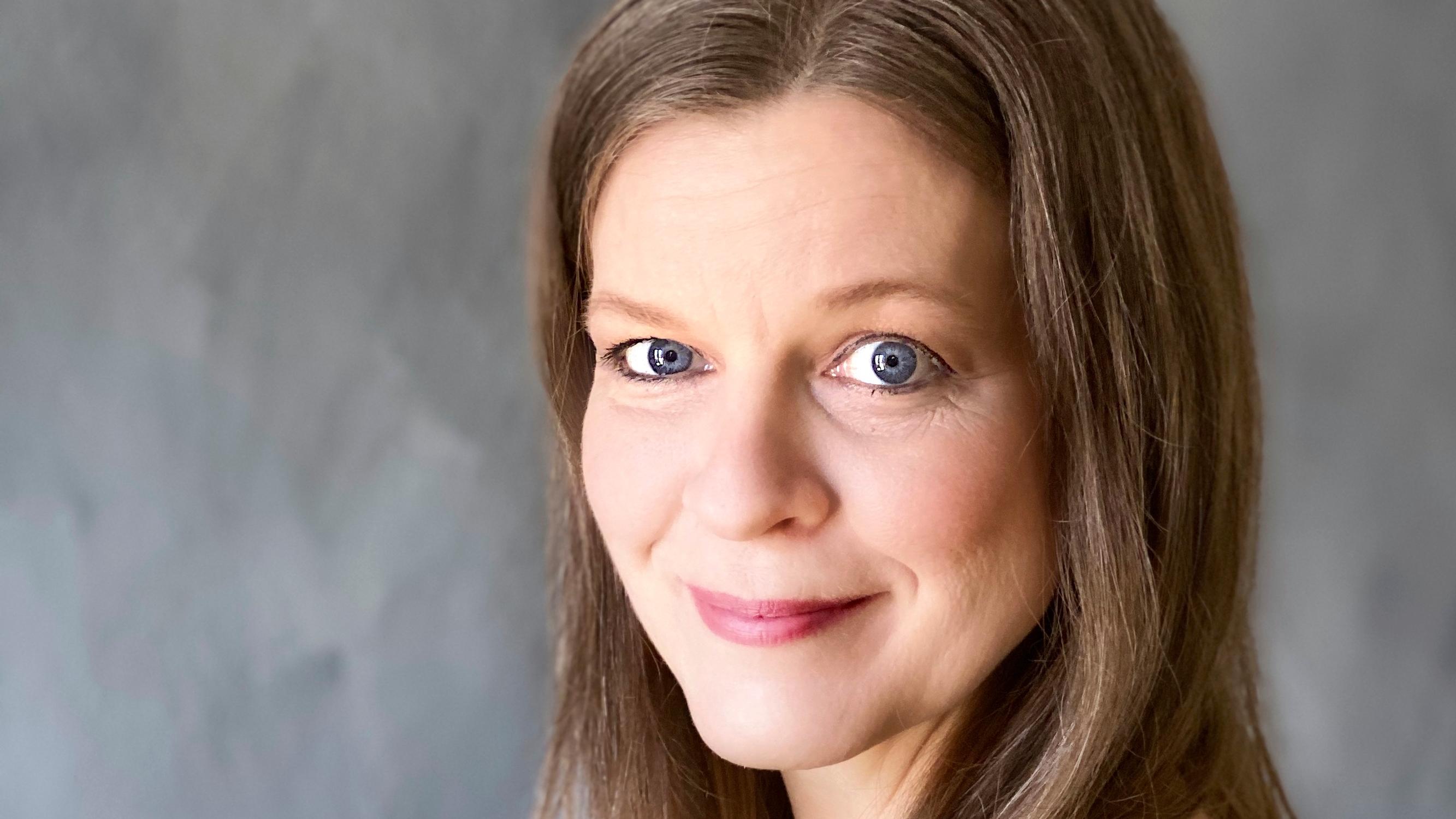 Miellyttäminen on itsekästä ja epärehellistä manipulointia, tajusi tietokirjailija Johanna Pohjola – näin hän pääsi tavasta eroon