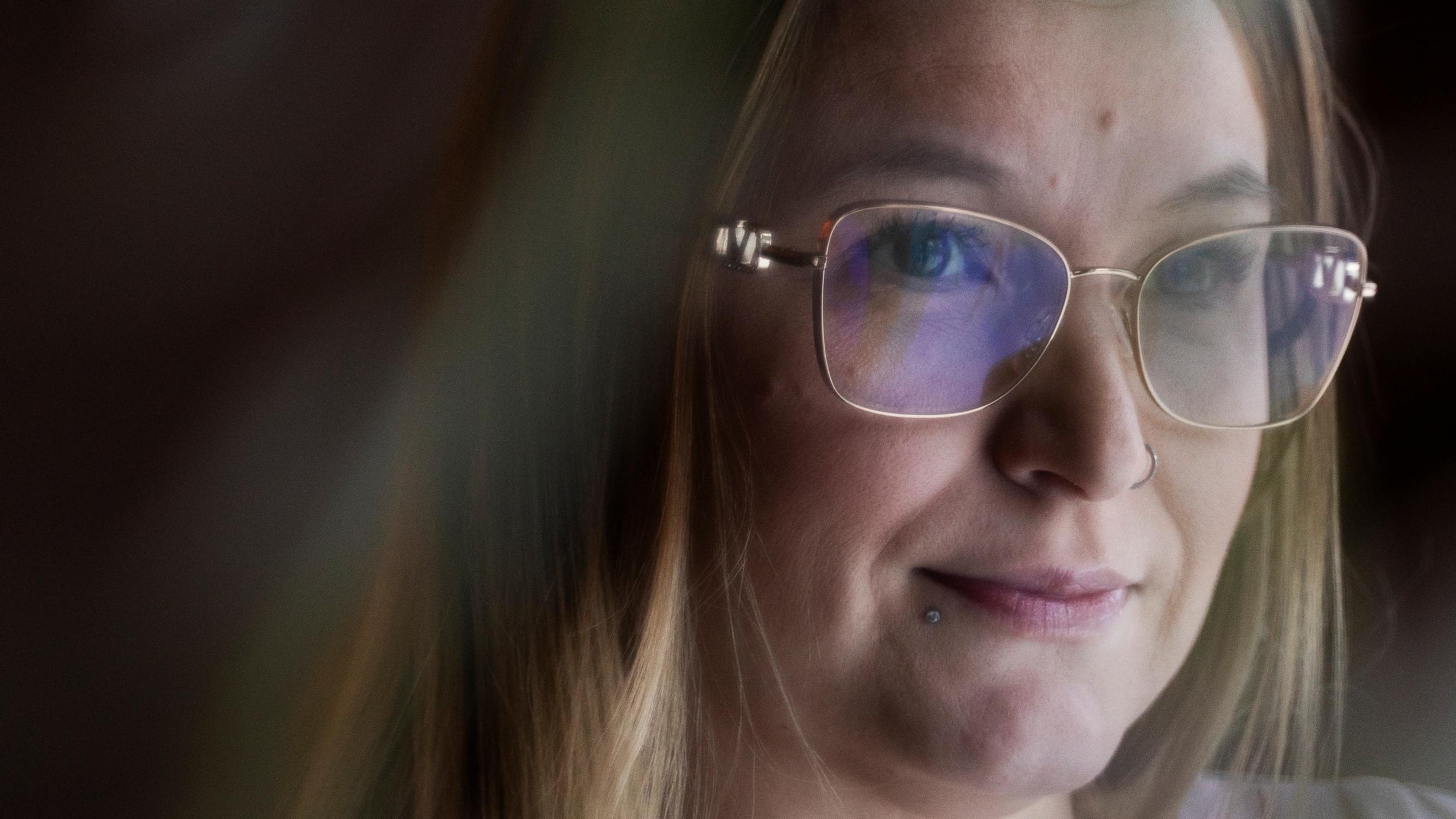 Susannan, 37, koville päänsäryille löytyi syy TikTokista – ”Lääkäritkään eivät voineet hoksata asiaa”