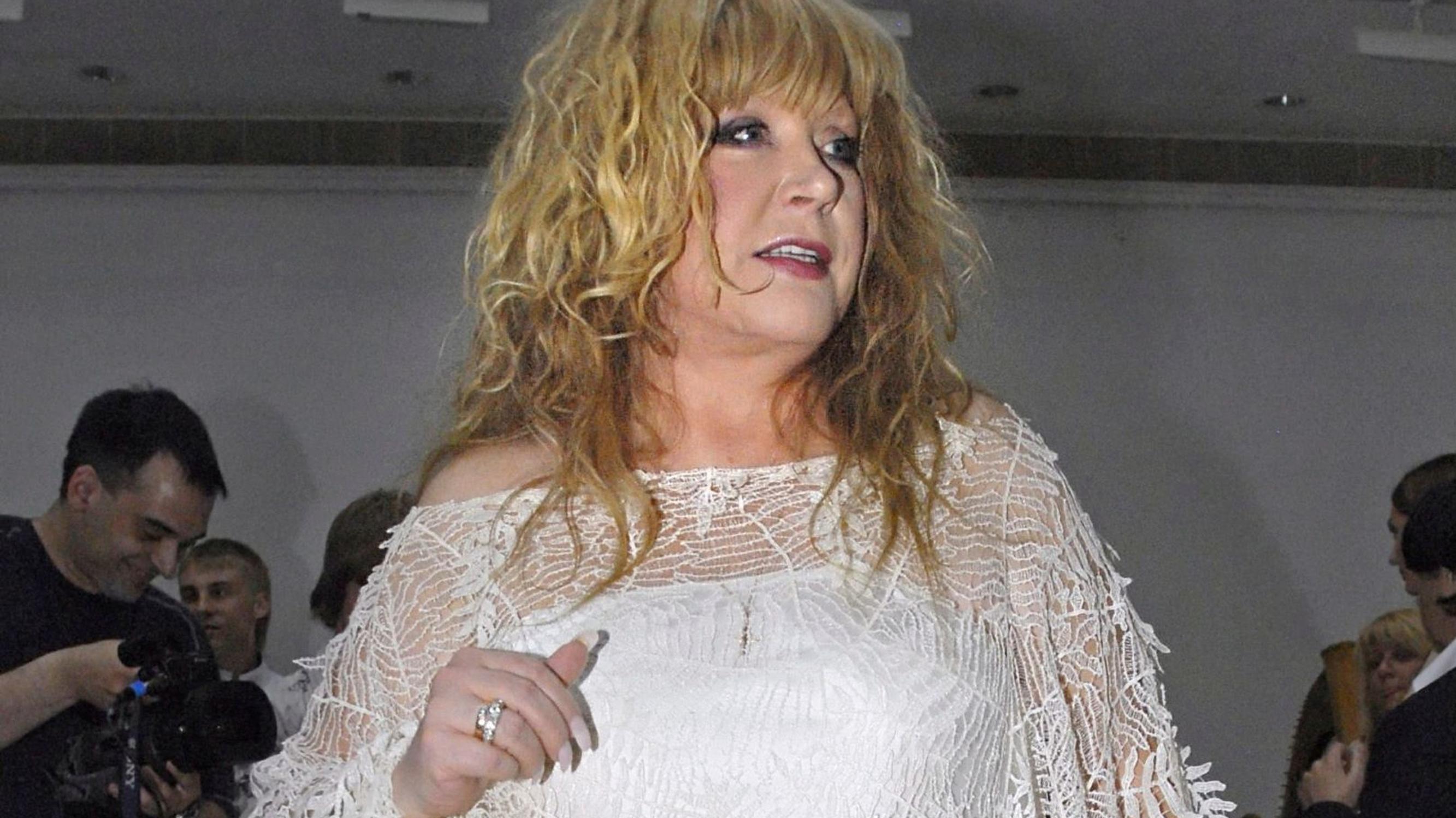 Muistatko vielä Alla Pugatšovan? Venäjän palvoma tähti rakastui nuoreen mieheen, sai kuusikymppisenä kaksoset ja elää nykyisin maanpaossa