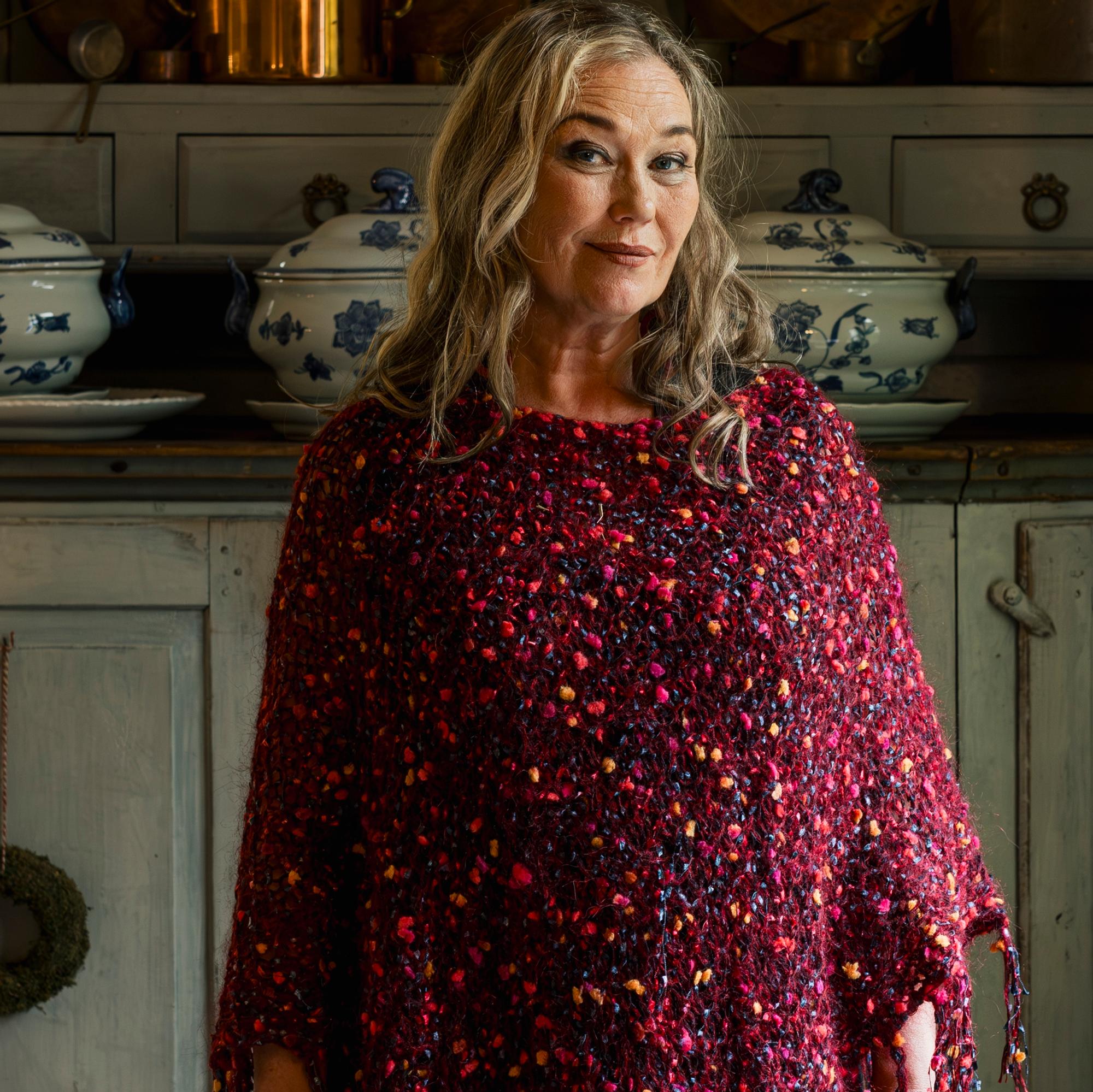 Outi Mäenpää oli vuosikymmeniä liian kiltti, mutta sitten sai riittää – ”Olen ollut uhriutuja enkä ottanut vastuuta omasta kasvustani”