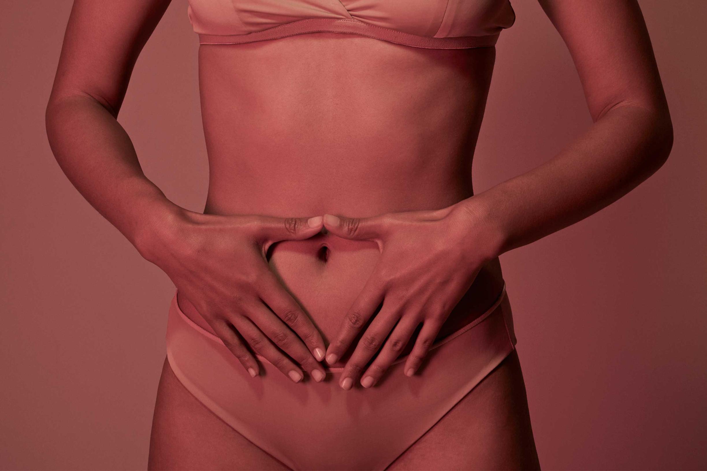 ”Kierukka puhkaisi kohdun ja päätyi vatsaonteloon” – gynekologi kommentoi naisten kokemuksia kierukan asentamisesta ja vastaa 8 tärkeään kysymykseen