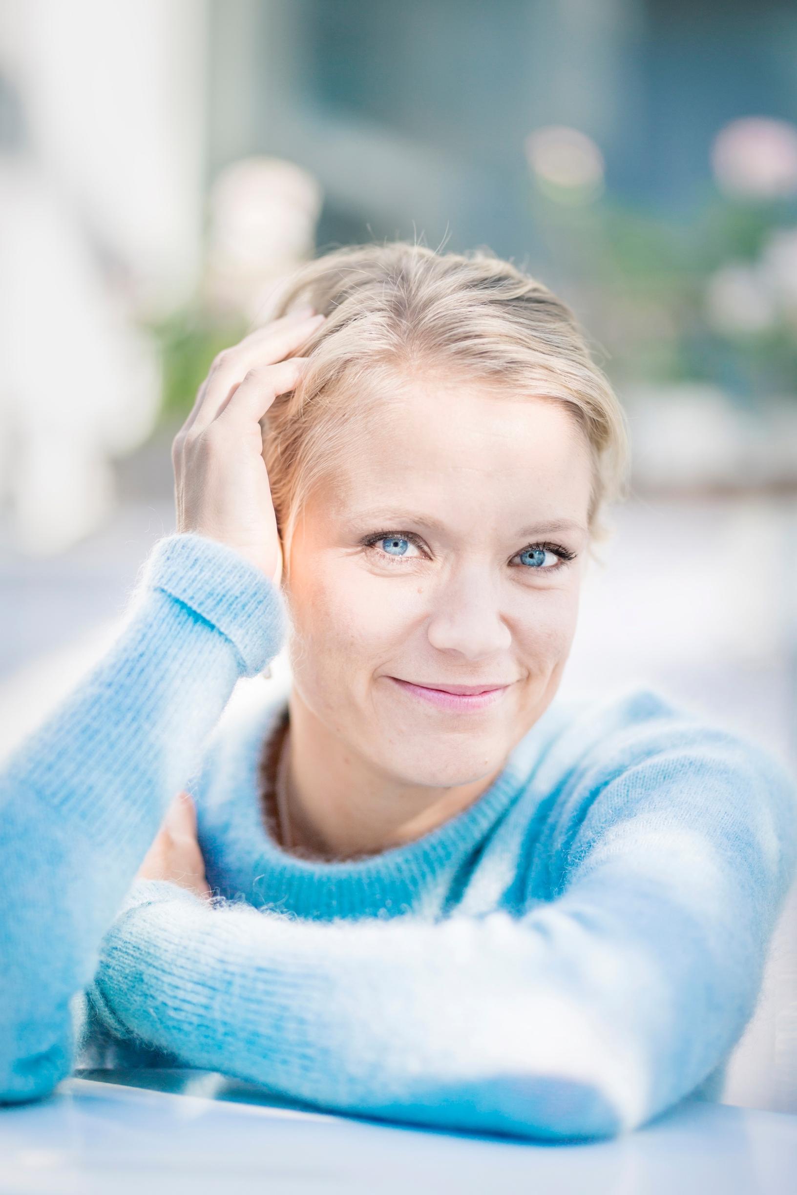 Maaret Kallio tietää, että terapian aloitus voi olla lähipiirille tiukka paikka: "Muutokset ovat pieniä ja hitaita, mutta usein pysyviä"