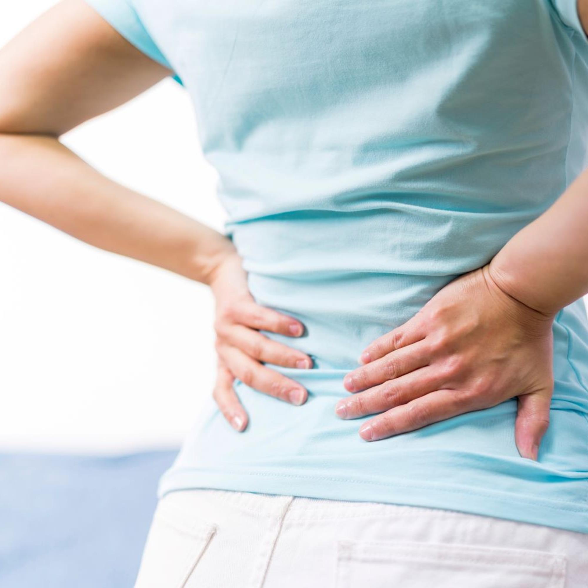 Huono ryhti voi pahentaa kuukautiskipuja ja vatsavaivoja – tee helppo harjoitus, joka pitää ryhdin hyvänä