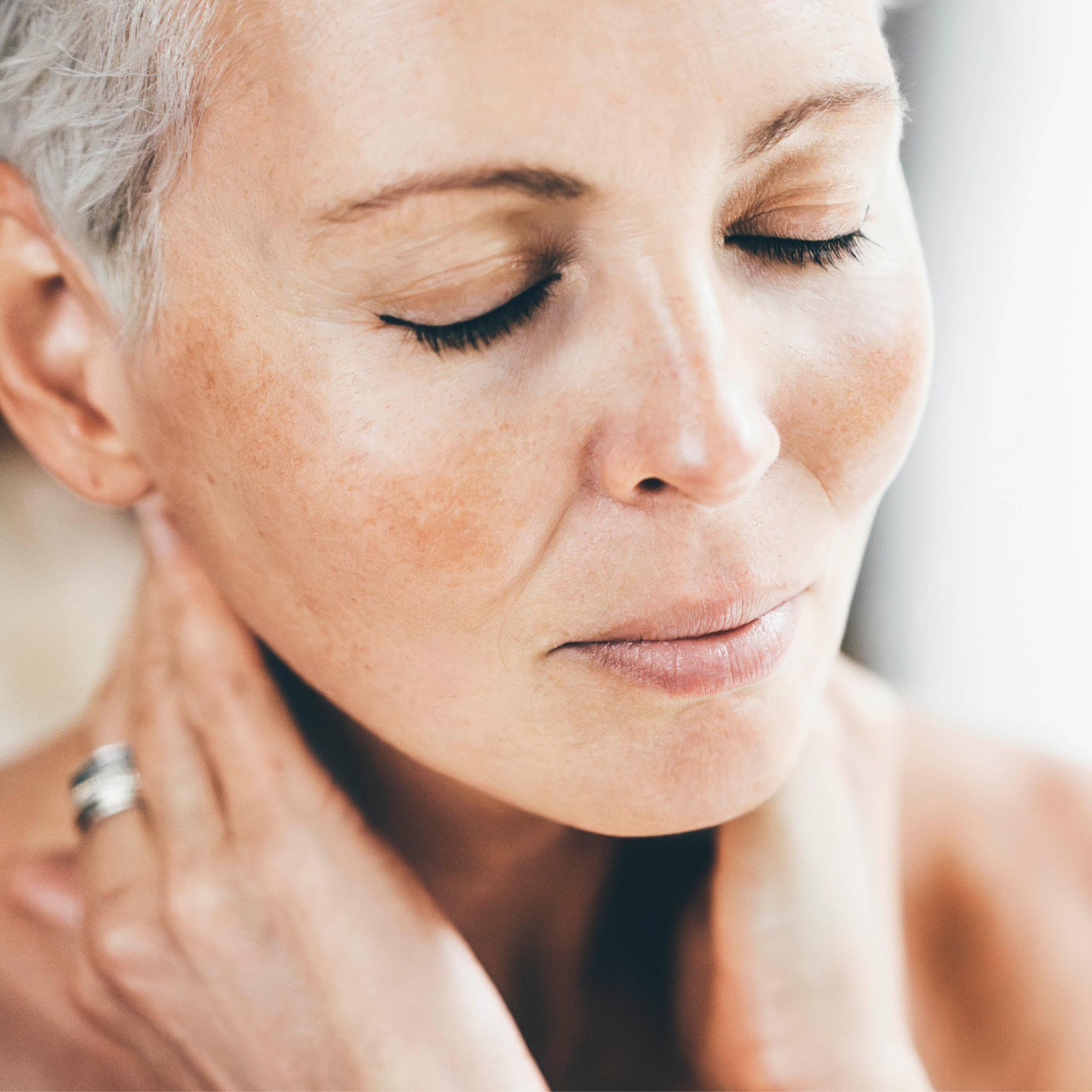 Tässä ovat syksyn 5 kauneuslöytöä – yksi niistä voi estää hiustenlähtöä ja jopa ehkäistä harmaita hiuksia