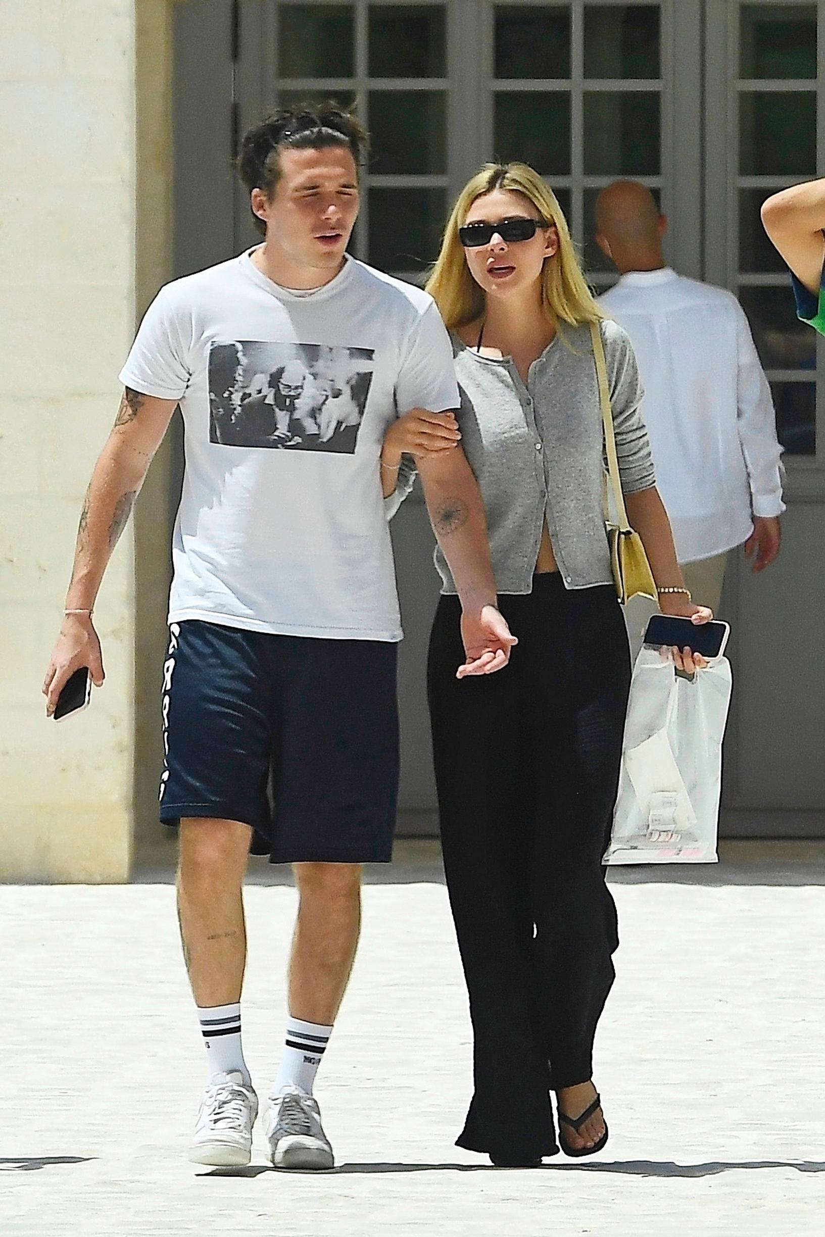 Esikoispoika Brooklyn on kihloissa amerikkalaisen miljonääriperheen tyttären Nicola Peltzin kanssa.