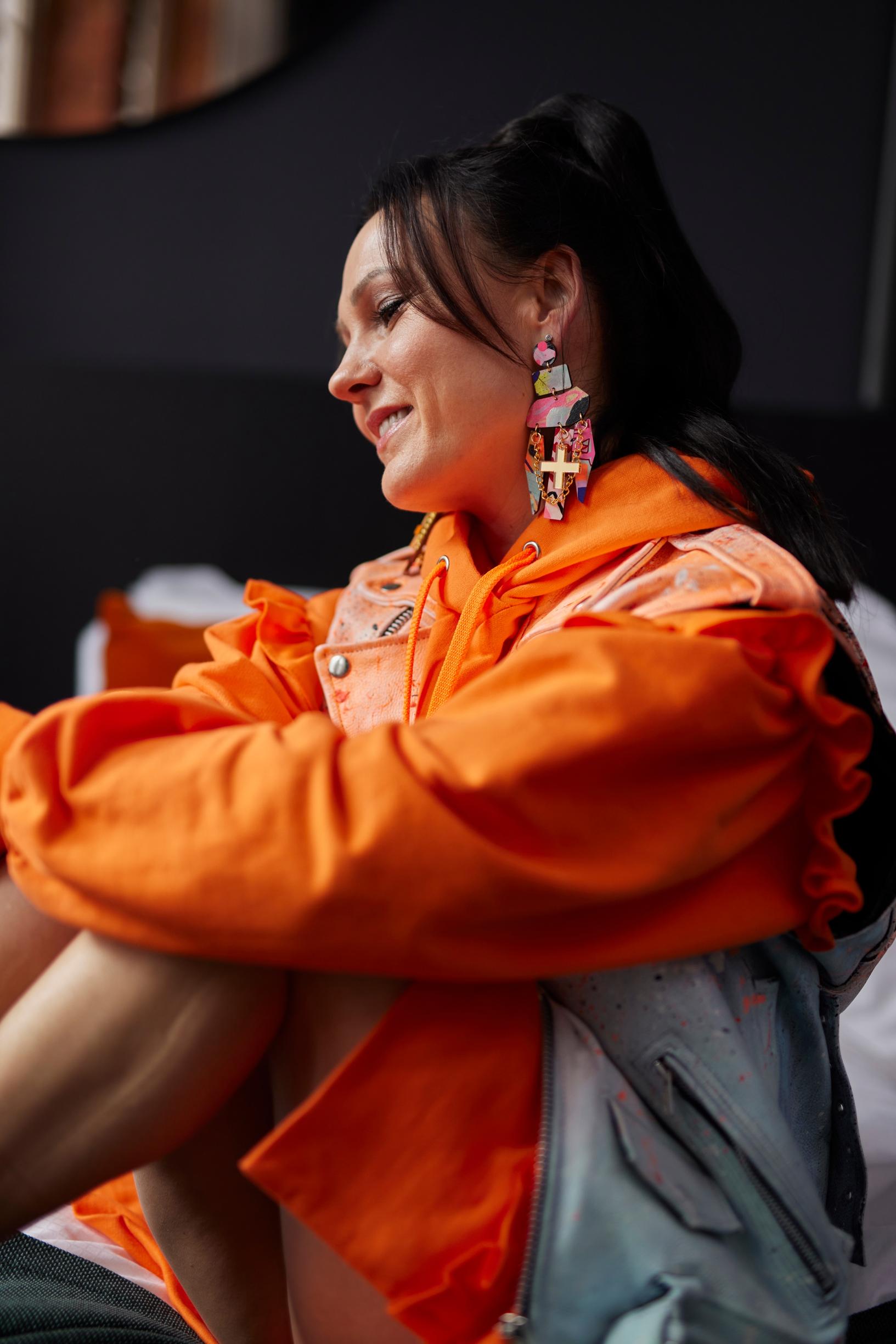 Mira näyttelee ensi kesänä Porissa Kirjurinluodon kesäteatterin näytelmässä Gabriel tule takaisin.