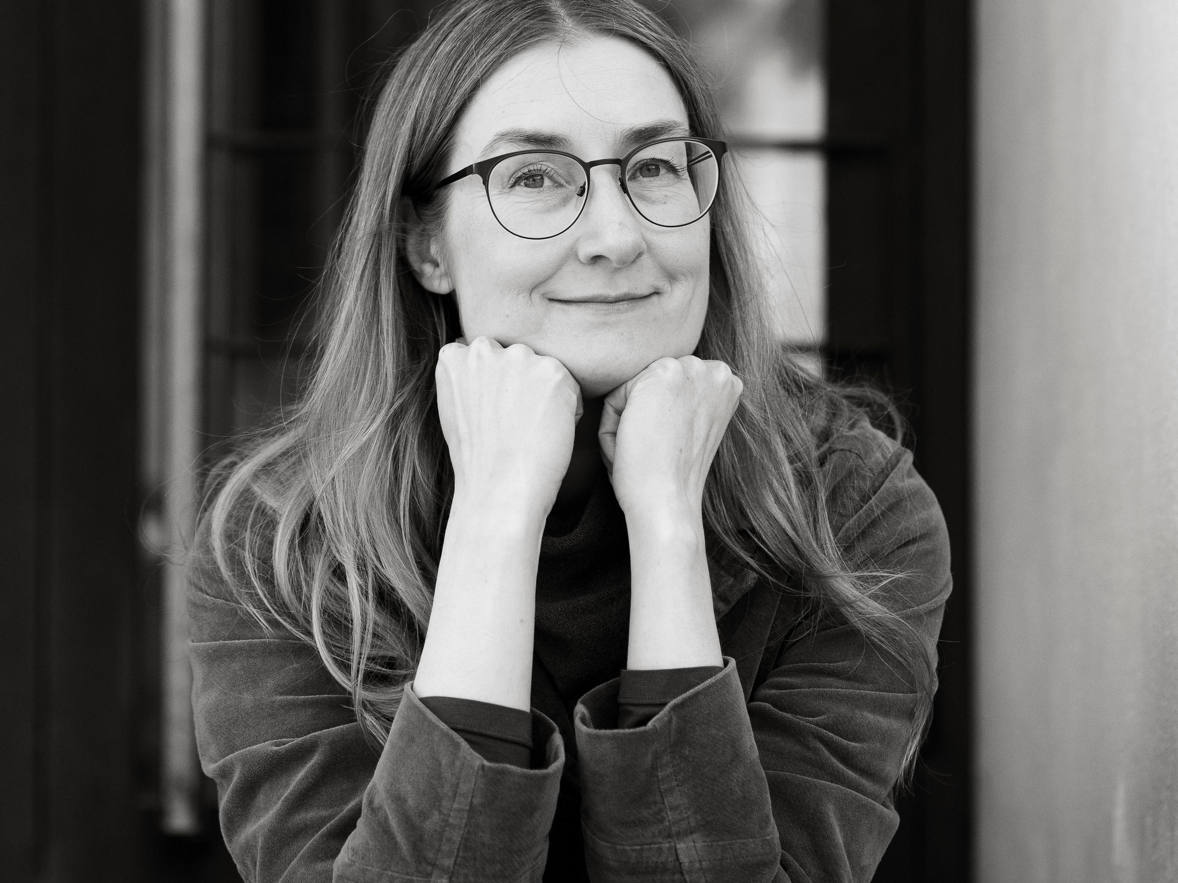 Emmi Itäranta on kansainvälisesti palkittu kirjailija, mutta hänen suurin saavutuksensa ei liity millään tavalla työhön: ”Se on ollut yksi vaikeimmista asioista elämässäni”